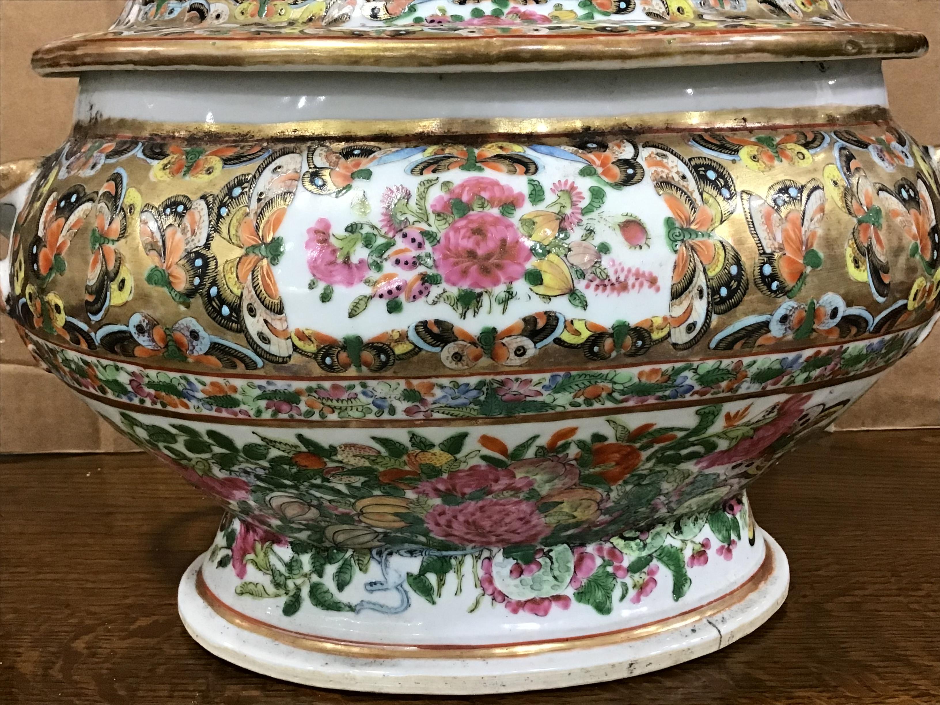 Porcelain Chinese Large Rose Medallion Tureen