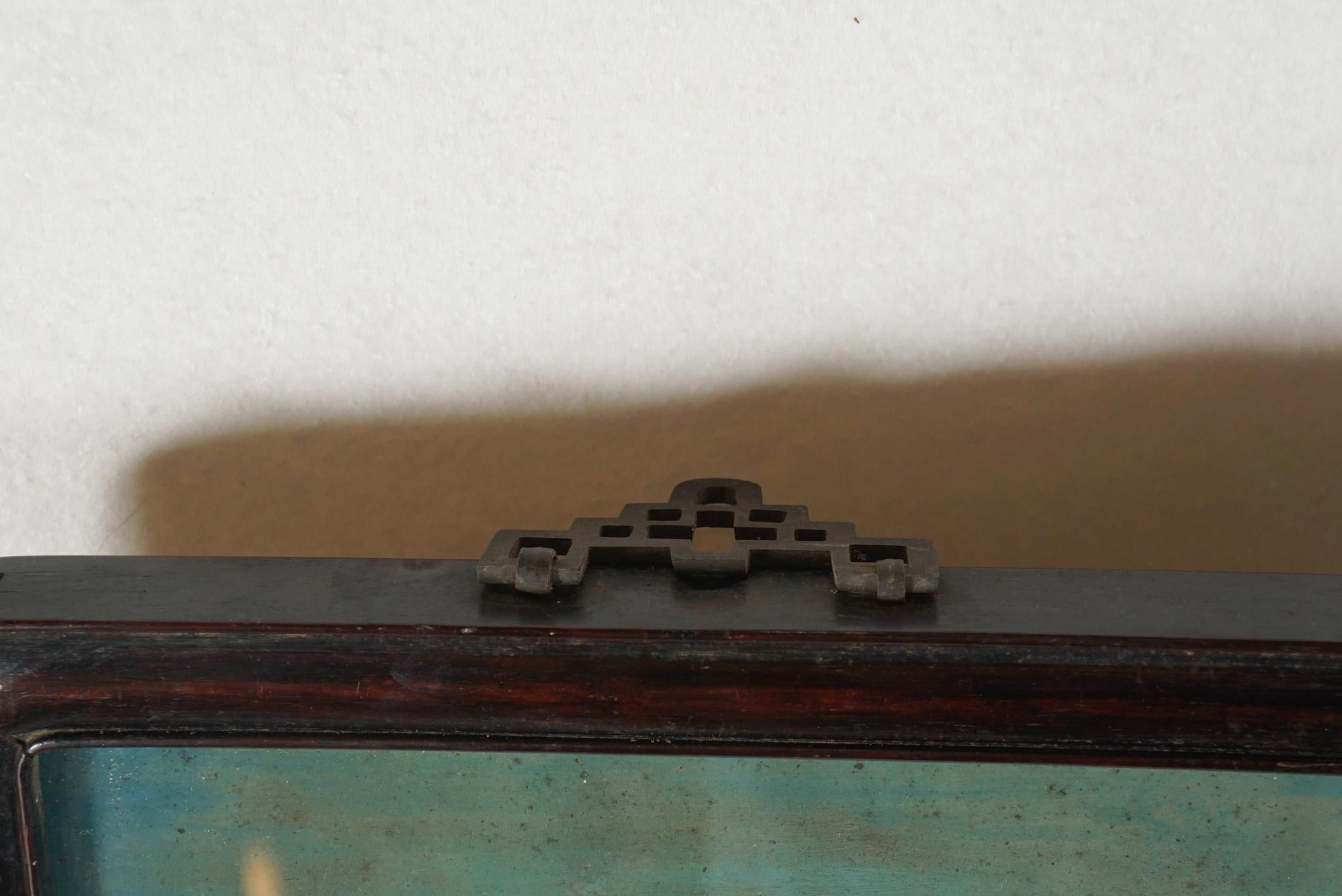 Chinesisches rückseitiges Gemälde des späten 18. Jahrhunderts auf Glas in seinem Originalrahmen 7