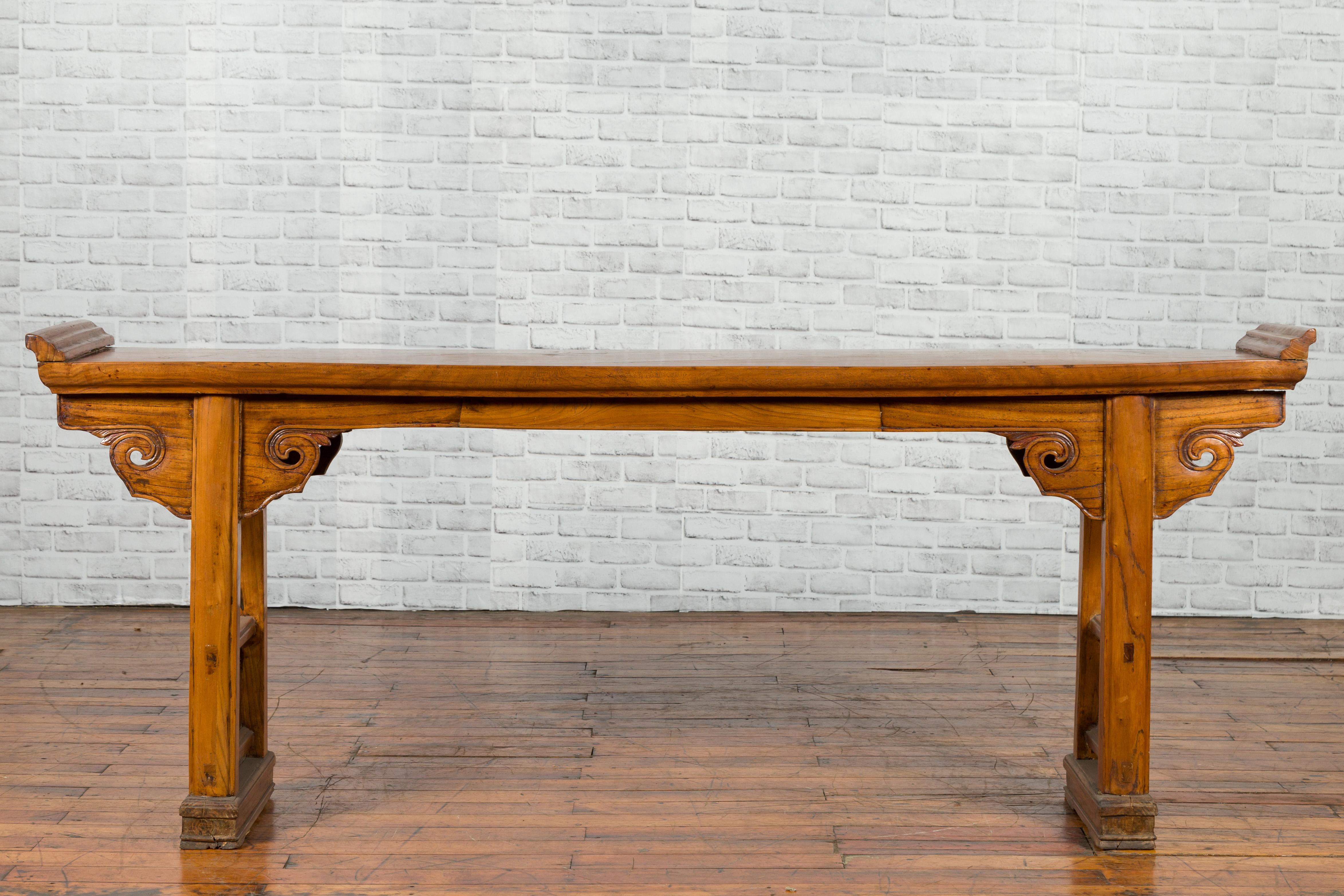 Chinese Late 19th Century Qing Elm Altar Console Table with Cloud Spandrels 6