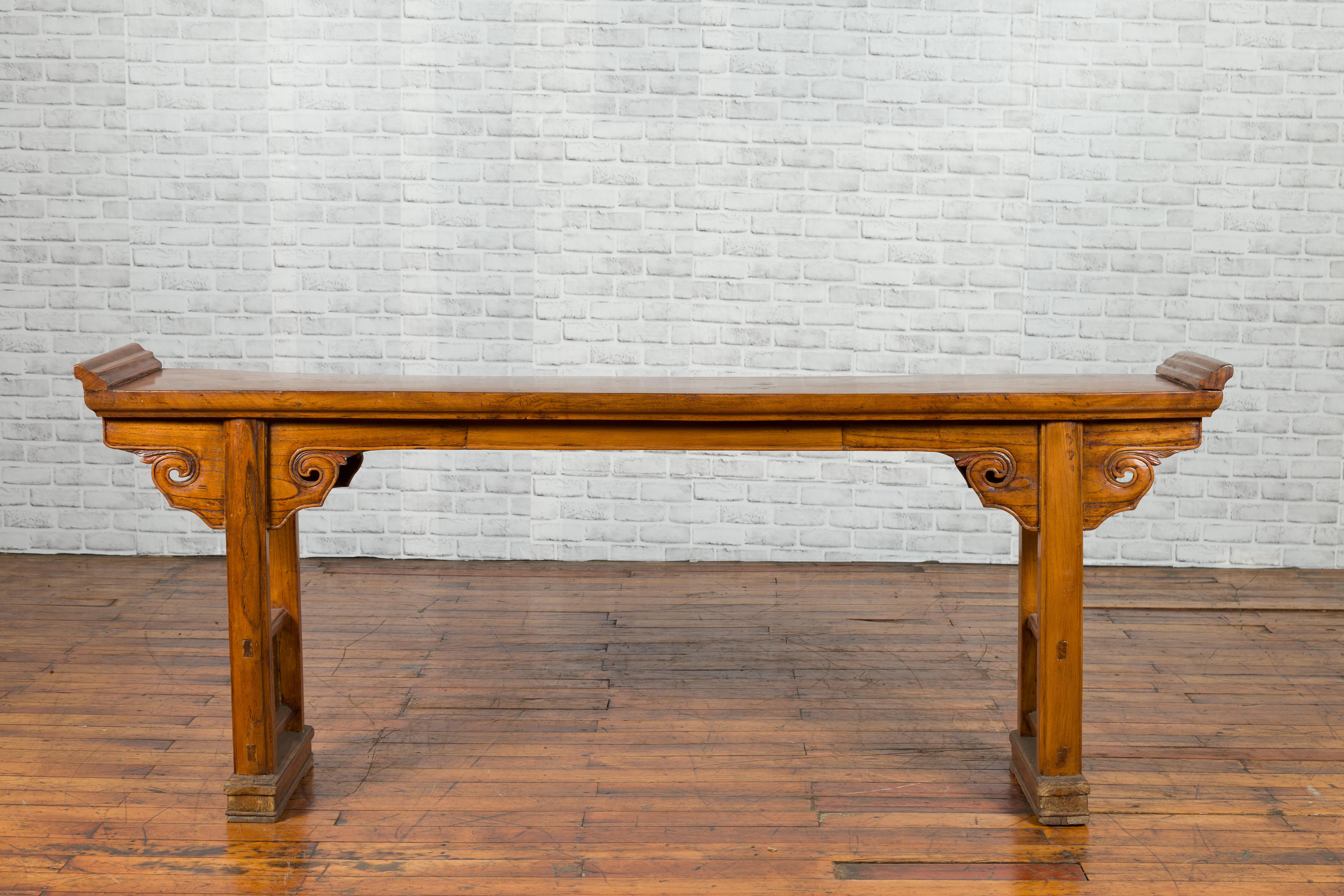 Chinese Late 19th Century Qing Elm Altar Console Table with Cloud Spandrels 13