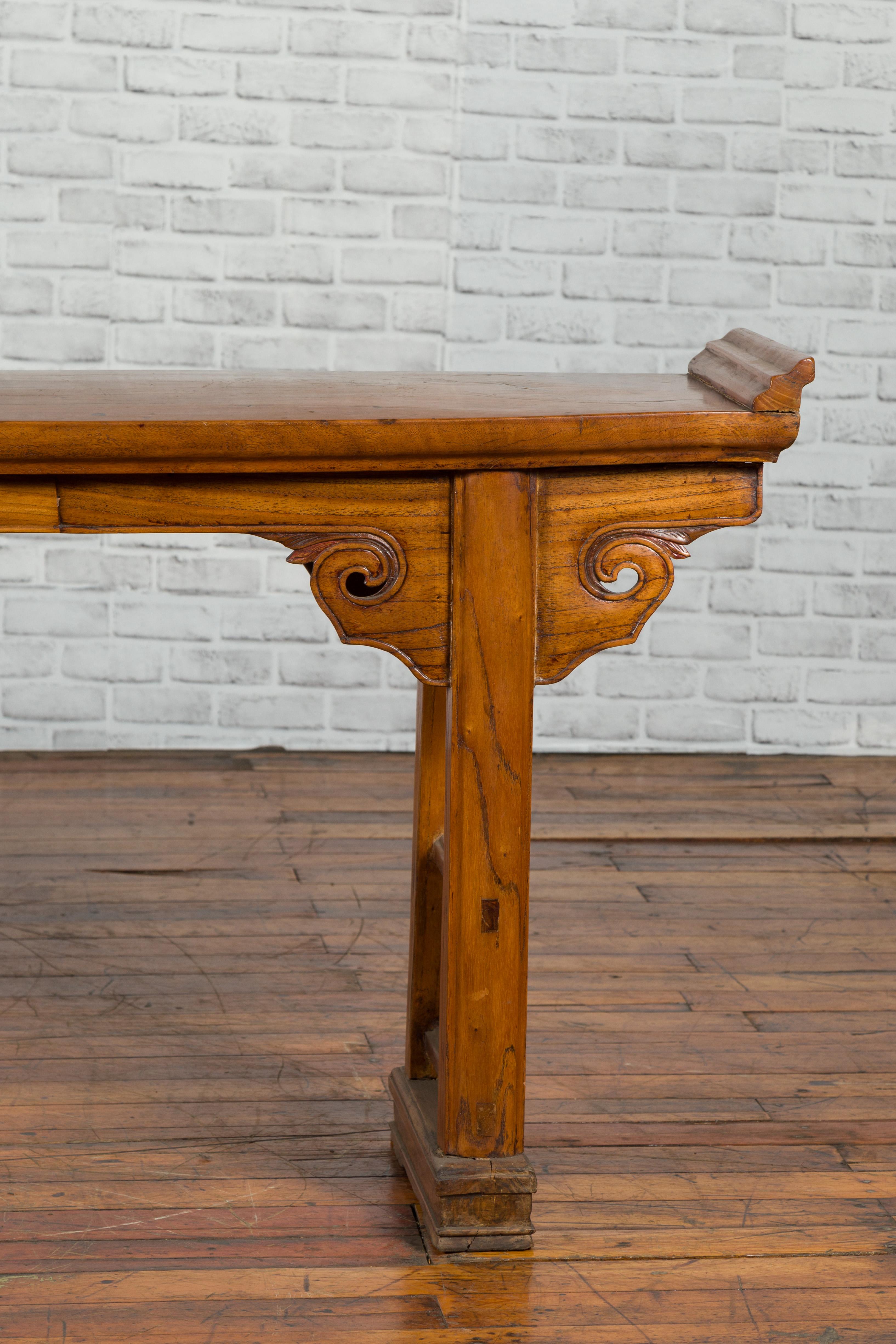 Chinese Late 19th Century Qing Elm Altar Console Table with Cloud Spandrels 2