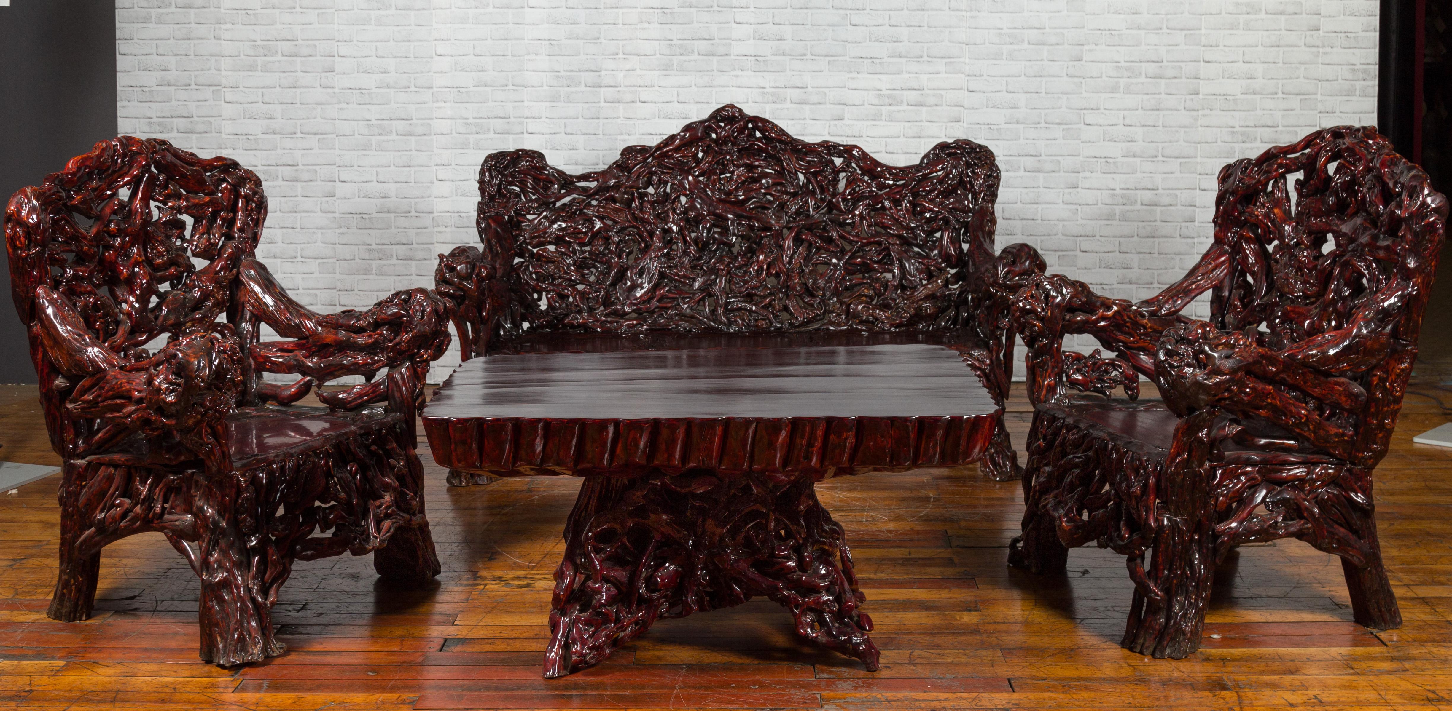 Cinese Divano in radice di azalea intagliato a mano con finitura laccata marrone rossastra, design organico in vendita