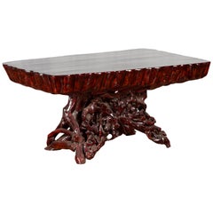 Table basse chinoise de la fin du 20e siècle en bois de racine d' Azalea laqué et sculpté à la main