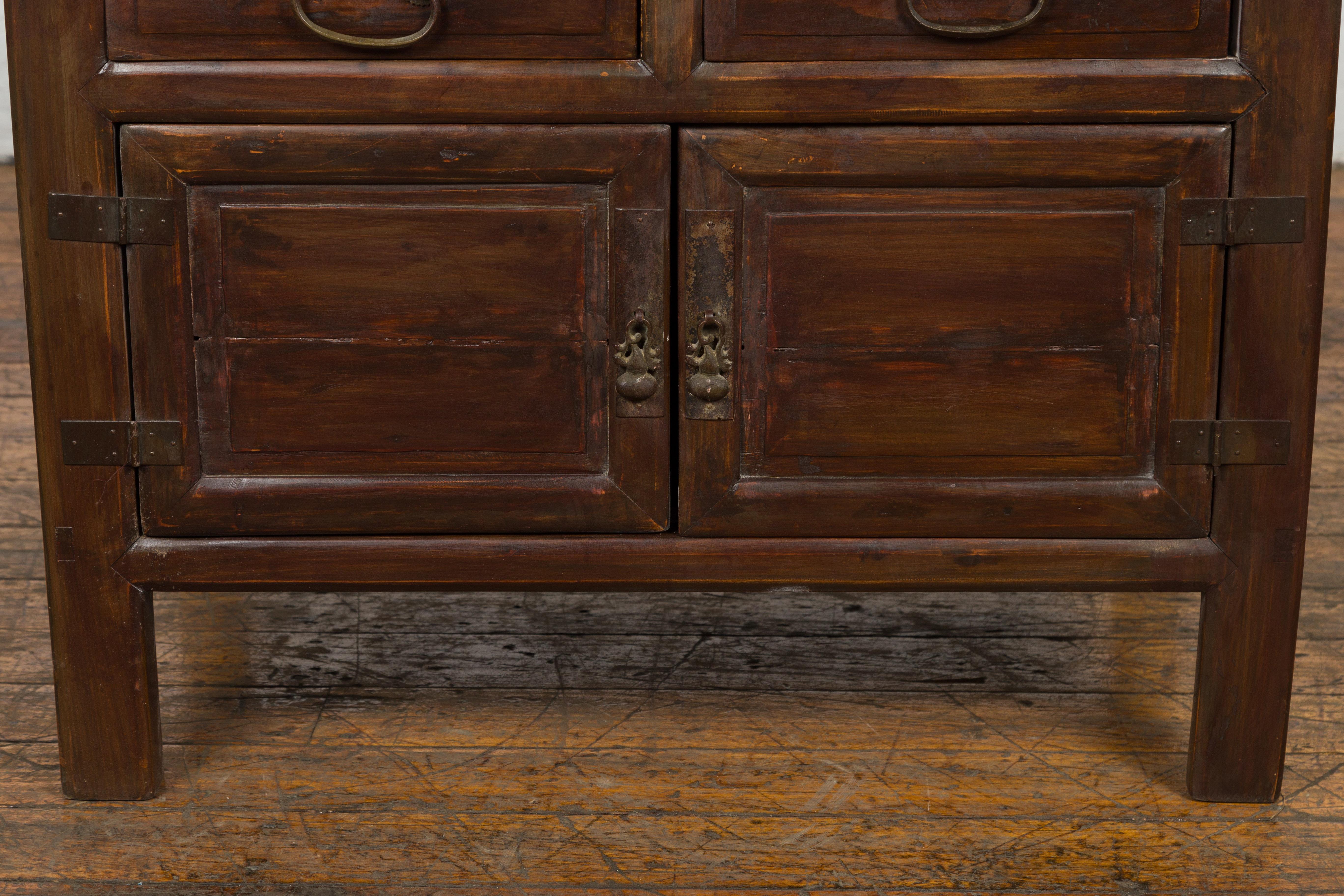 Laiton Ancienne armoire de chevet à 4 tiroirs et plateau rectangulaire en vente