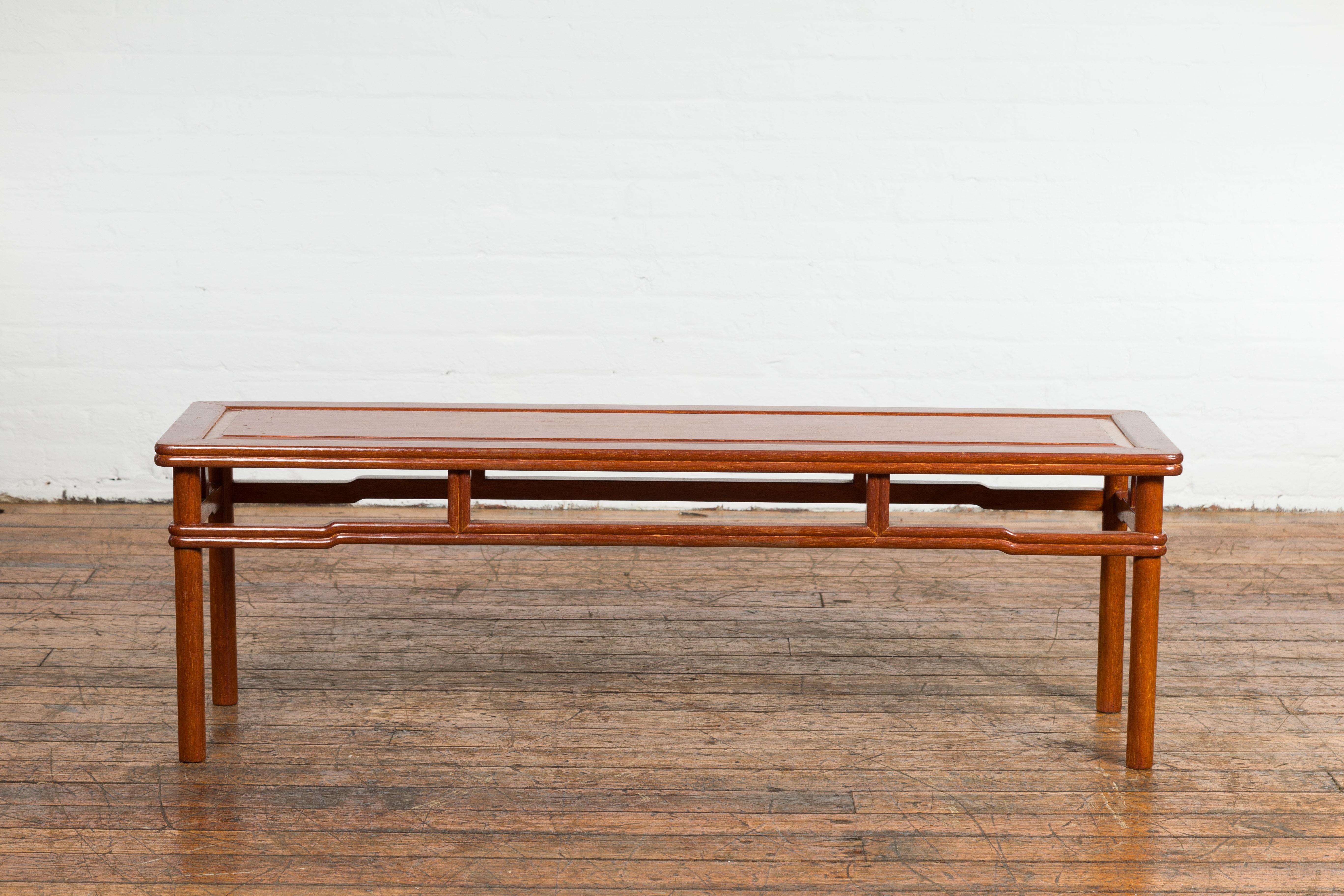 20th Century Chinese Late Qing Dynasty 1900s Low Kang Coffee Table with Humpback Stretchers For Sale