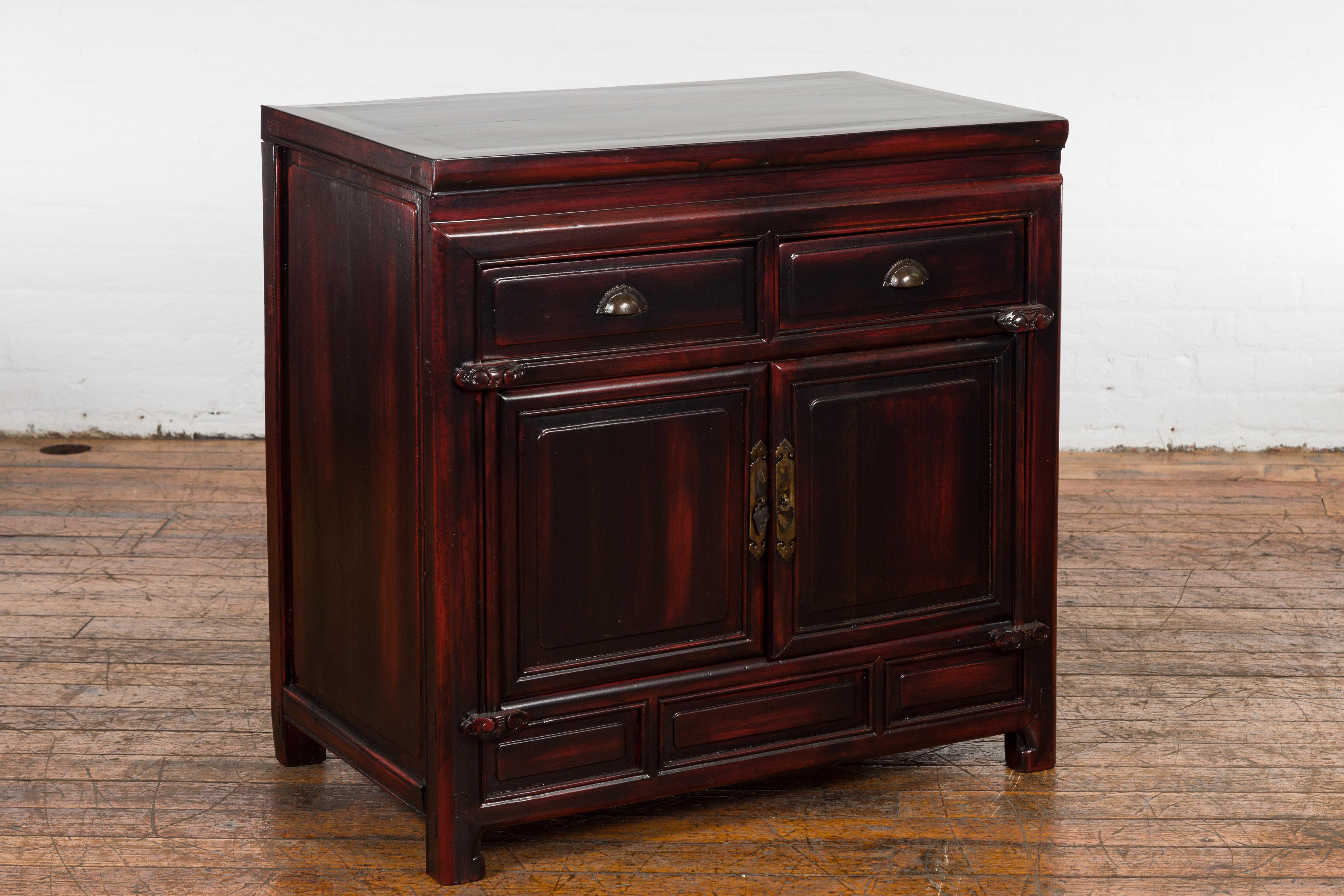 Lacquered Chinese Late Qing Dynasty 1900s Side Cabinet with Reddish Black Lacquer For Sale
