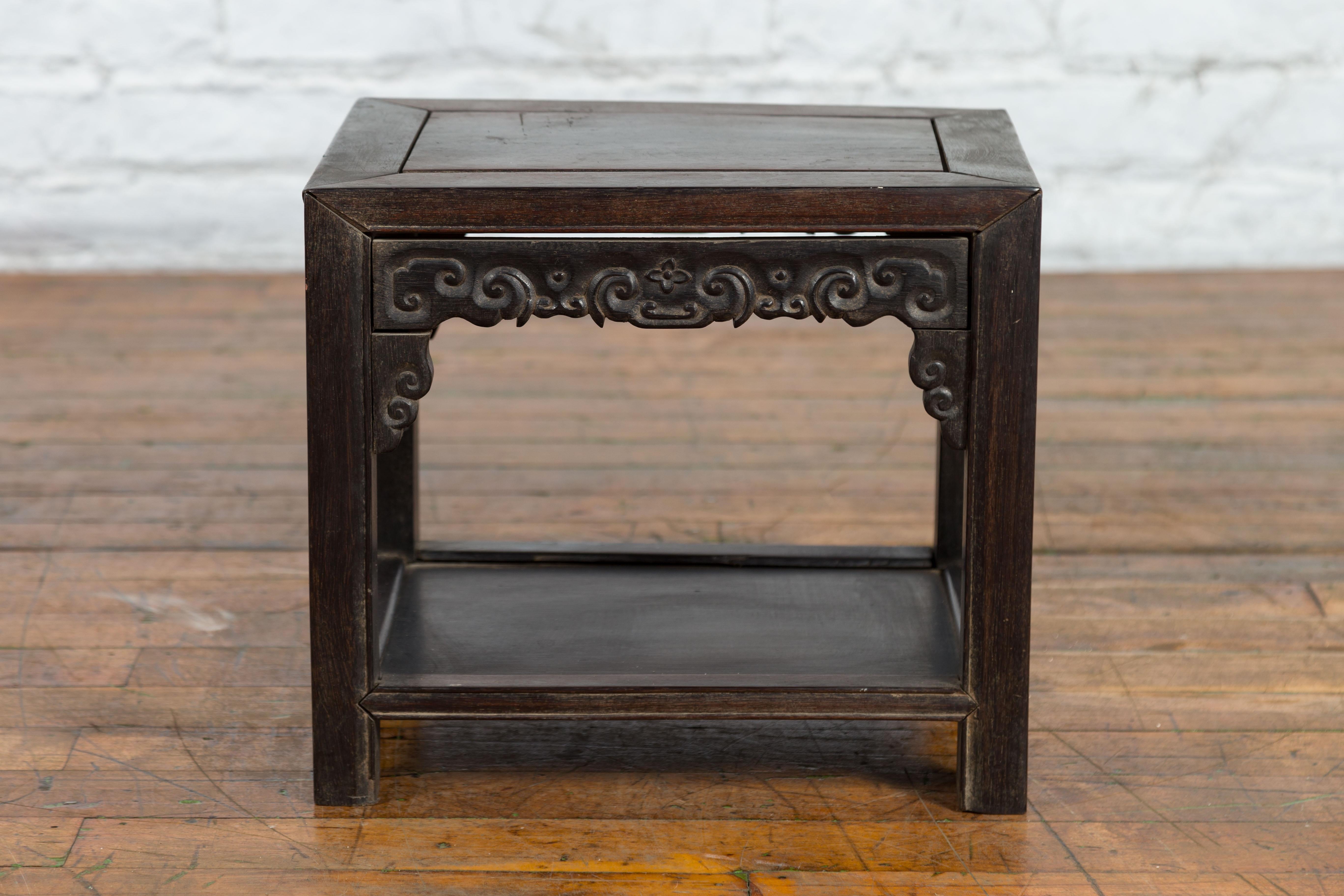 Wood Chinese Late Qing Dynasty 1900s Stool with Cloud-Carved Apron and Lower Shelf For Sale