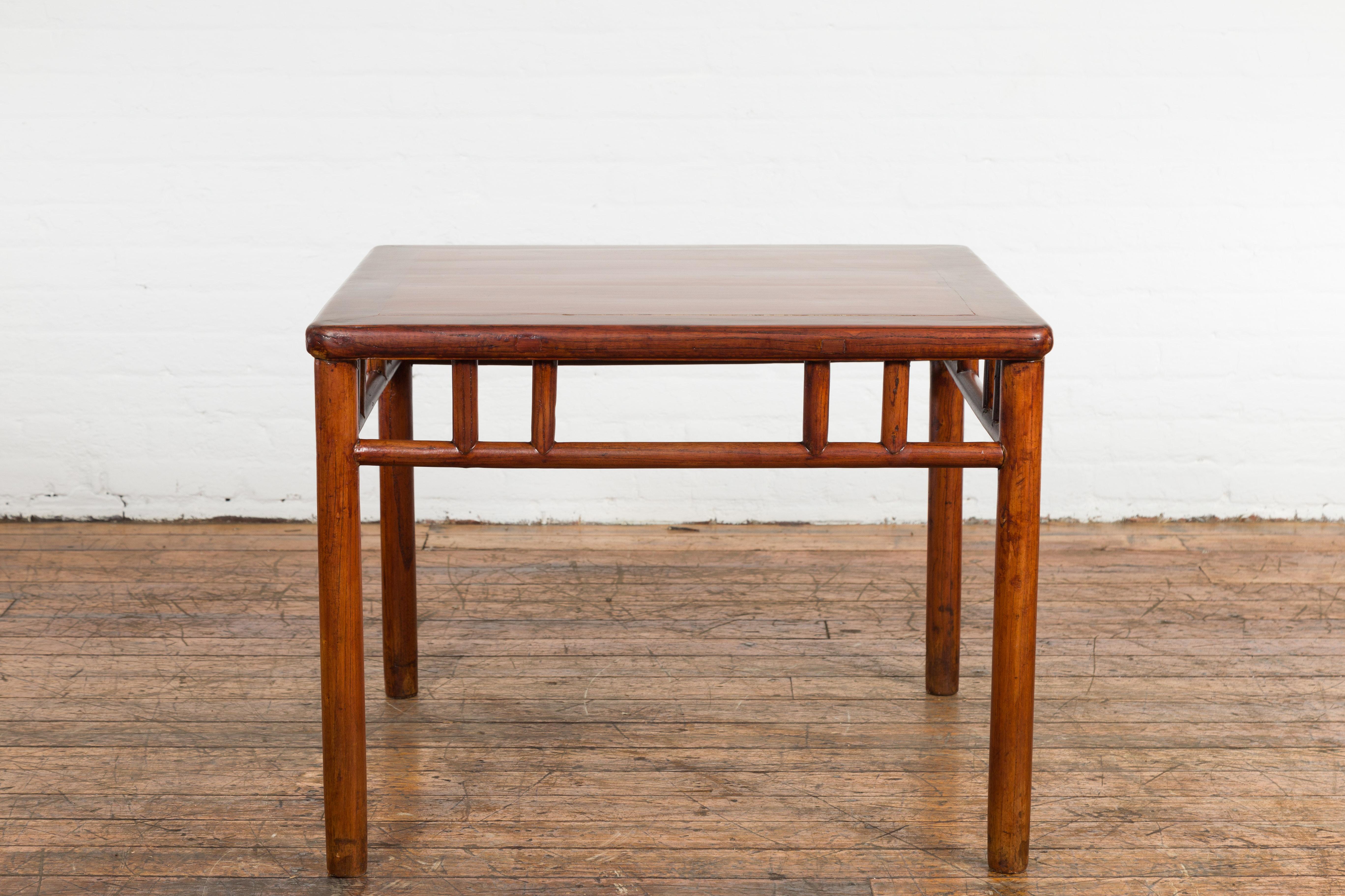 Late Qing Dynasty 1900s Table with Open Apron and Pillar Strut Motifs For Sale 8