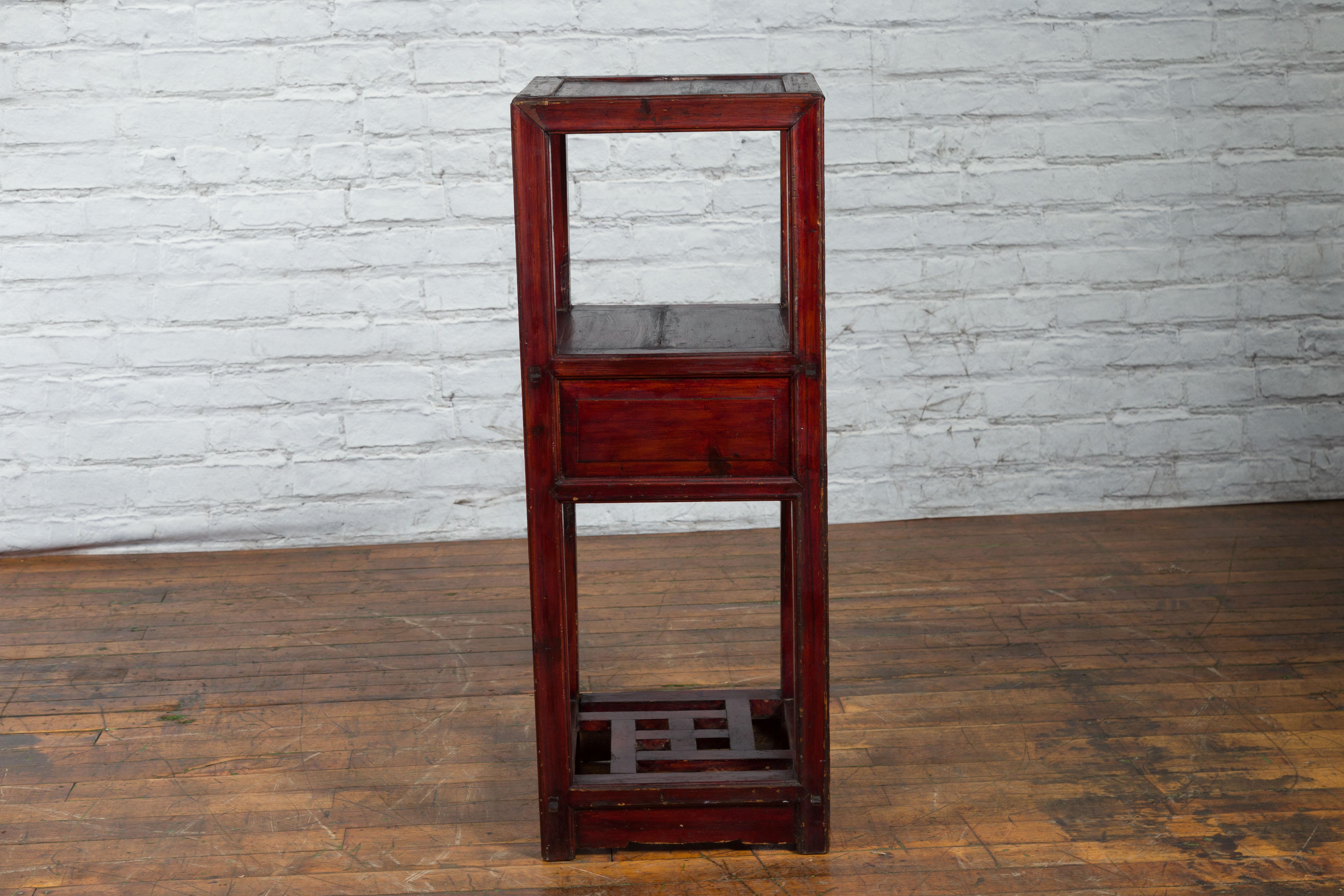 Chinese Late Qing Dynasty 1900s Tiered Table with Drawer and Fretwork Shelf For Sale 6