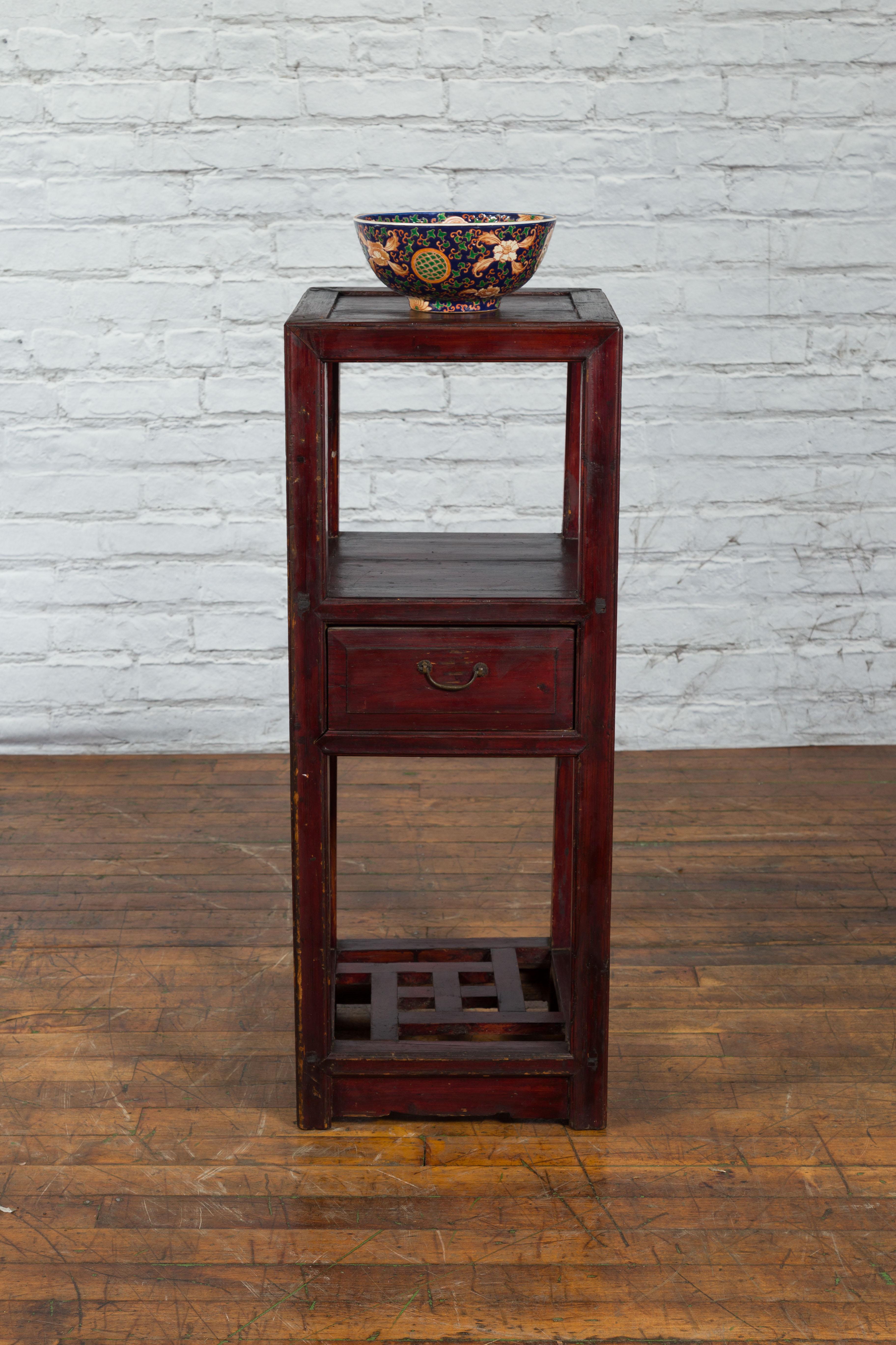 Chinese Late Qing Dynasty 1900s Tiered Table with Drawer and Fretwork Shelf For Sale 2