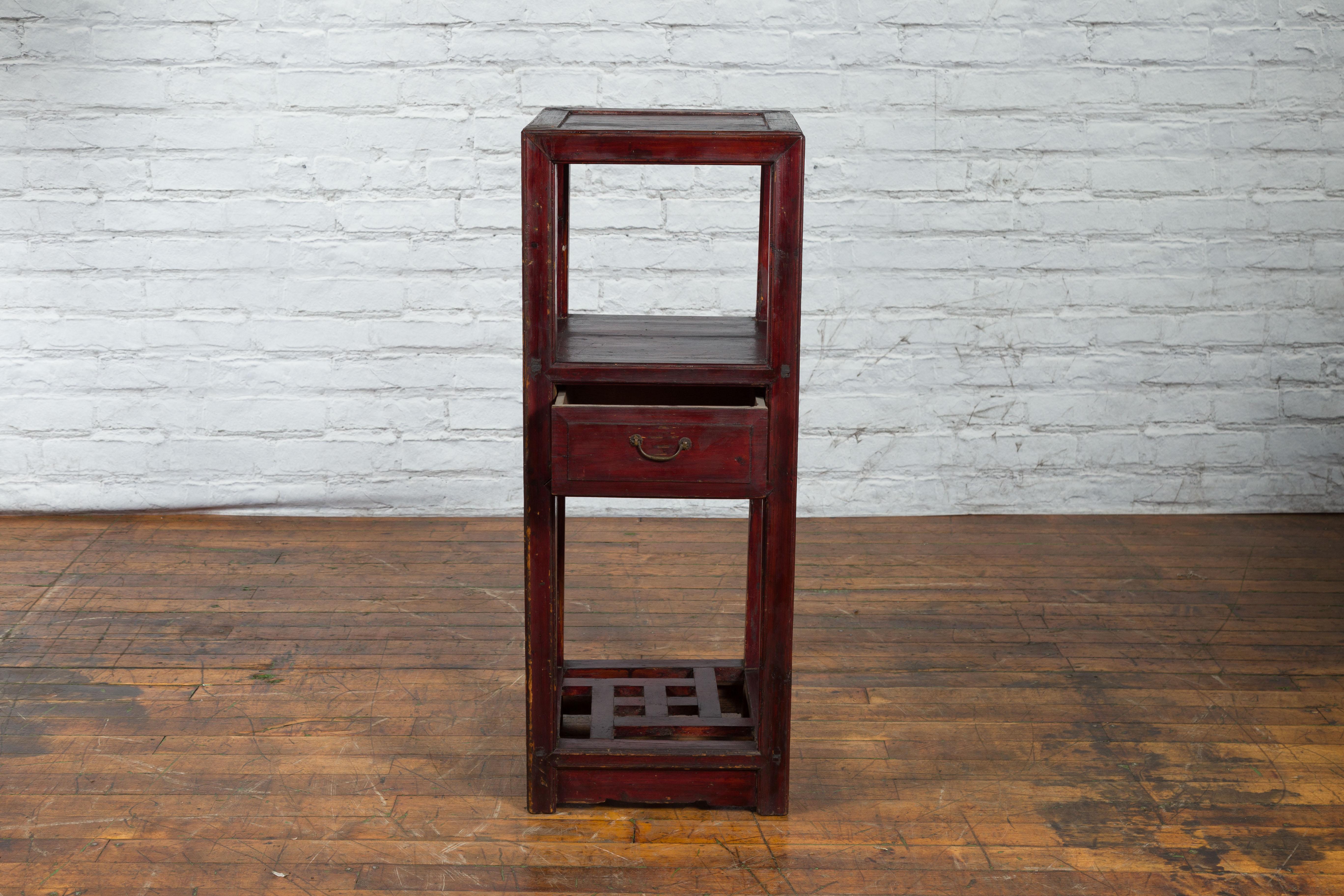 Chinese Late Qing Dynasty 1900s Tiered Table with Drawer and Fretwork Shelf For Sale 3