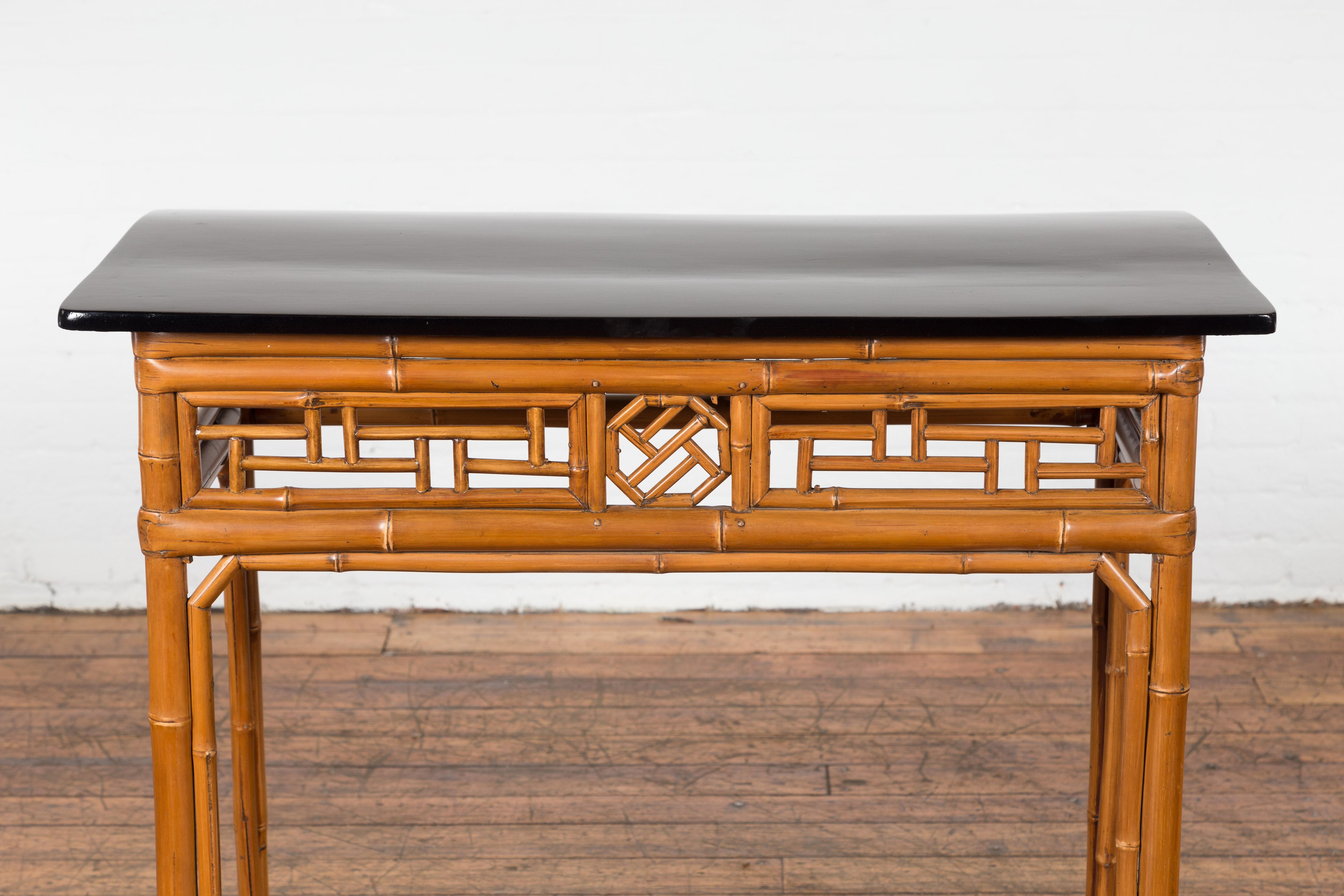 Chinese Late Qing Dynasty Bamboo Console Table with Black Lacquered Top For Sale 1