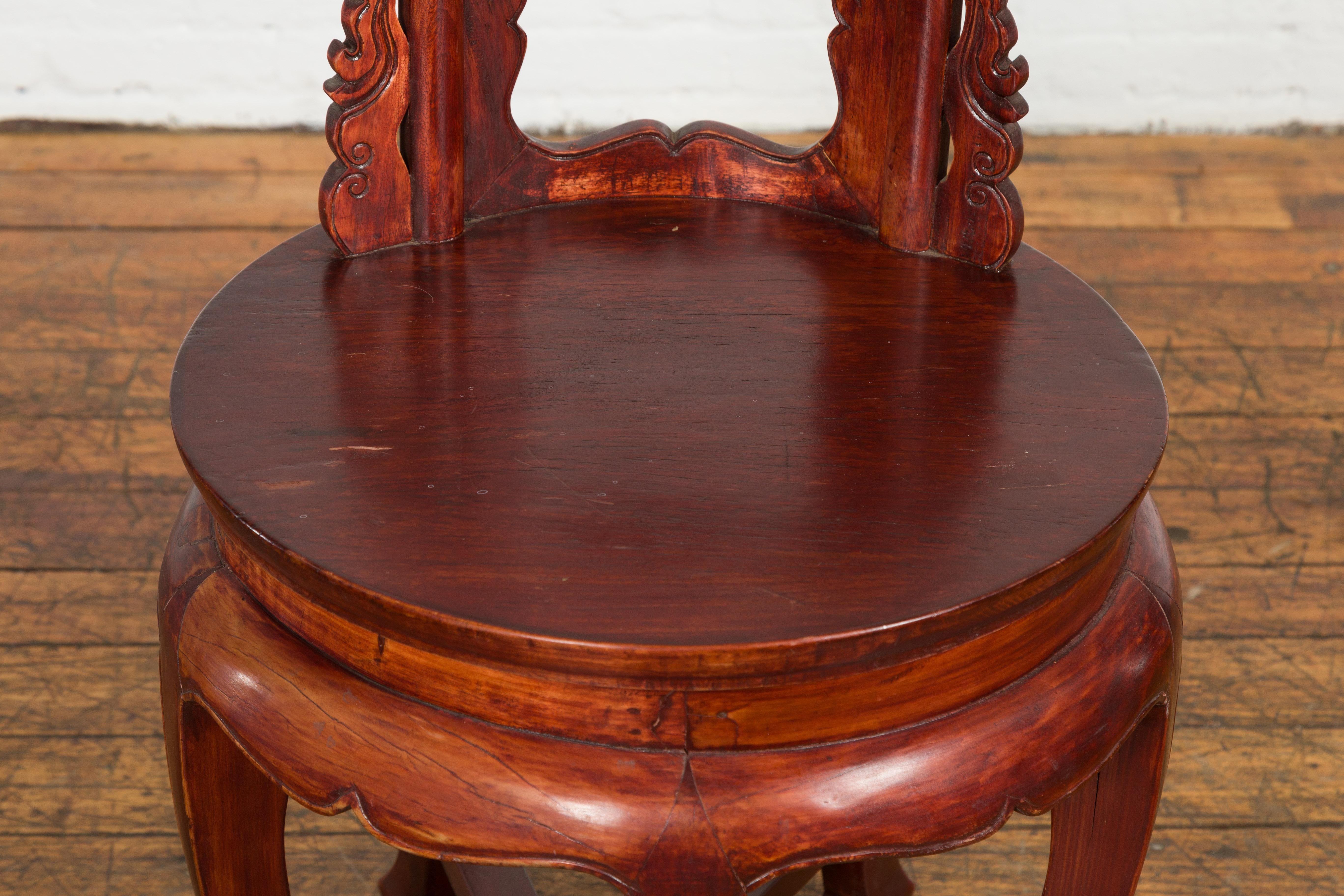 Chinese Late Qing Dynasty Diminutive Chair with Carved Back and Curving Legs For Sale 5