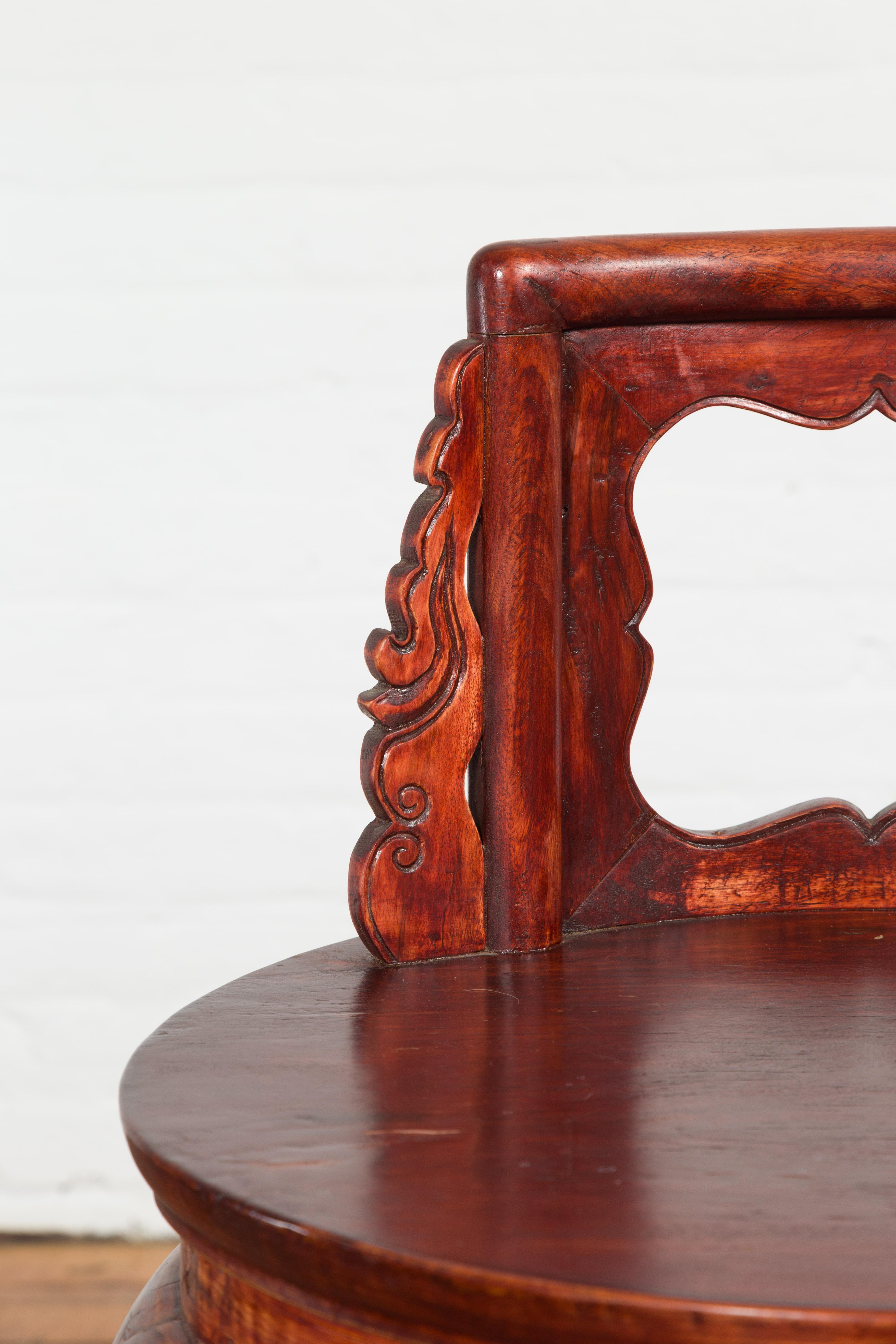 Chinese Late Qing Dynasty Diminutive Chair with Carved Back and Curving Legs For Sale 2