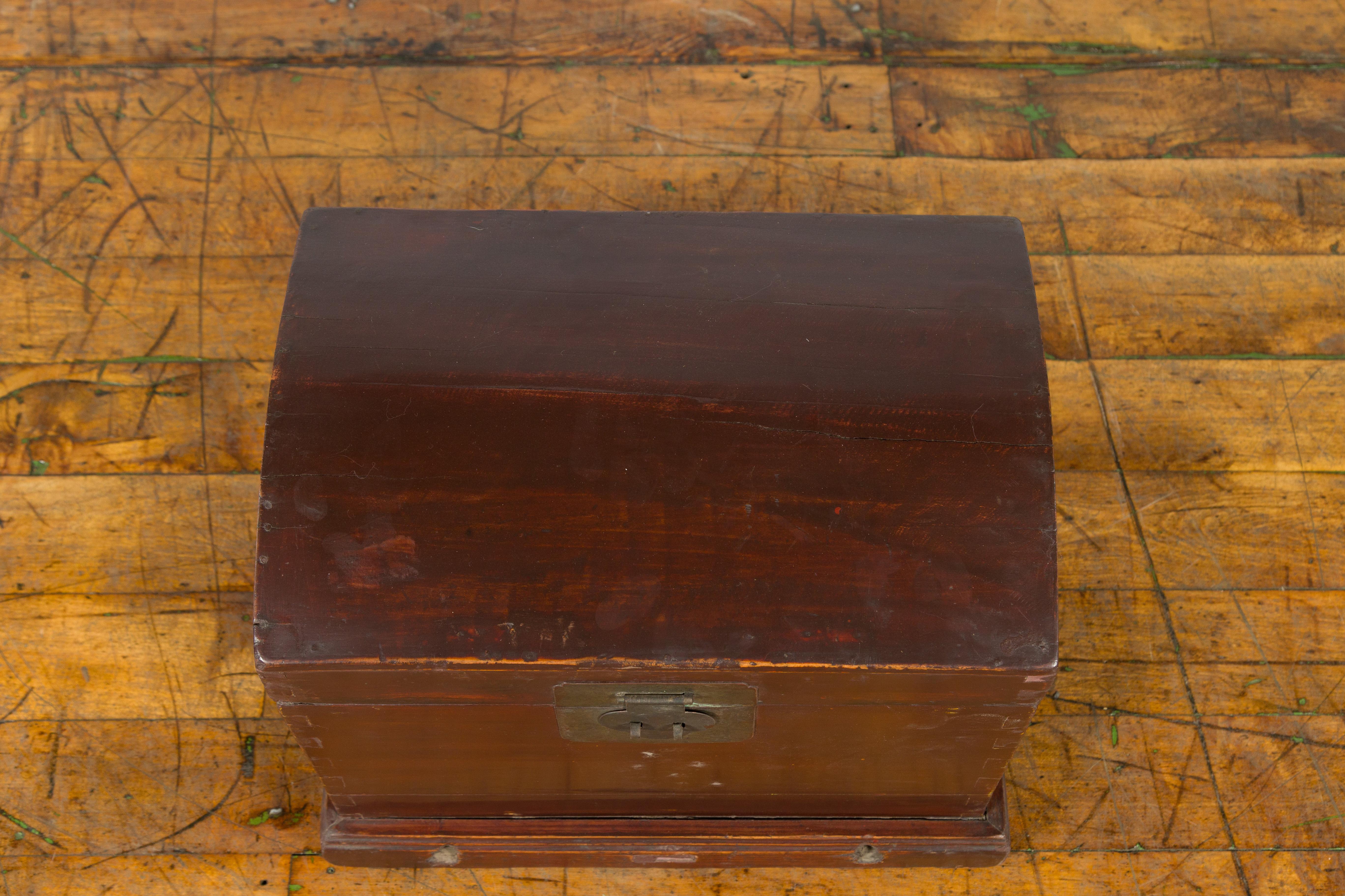 Chinese Late Qing Dynasty Document Box with Brass Lock and Carrying Handles For Sale 1