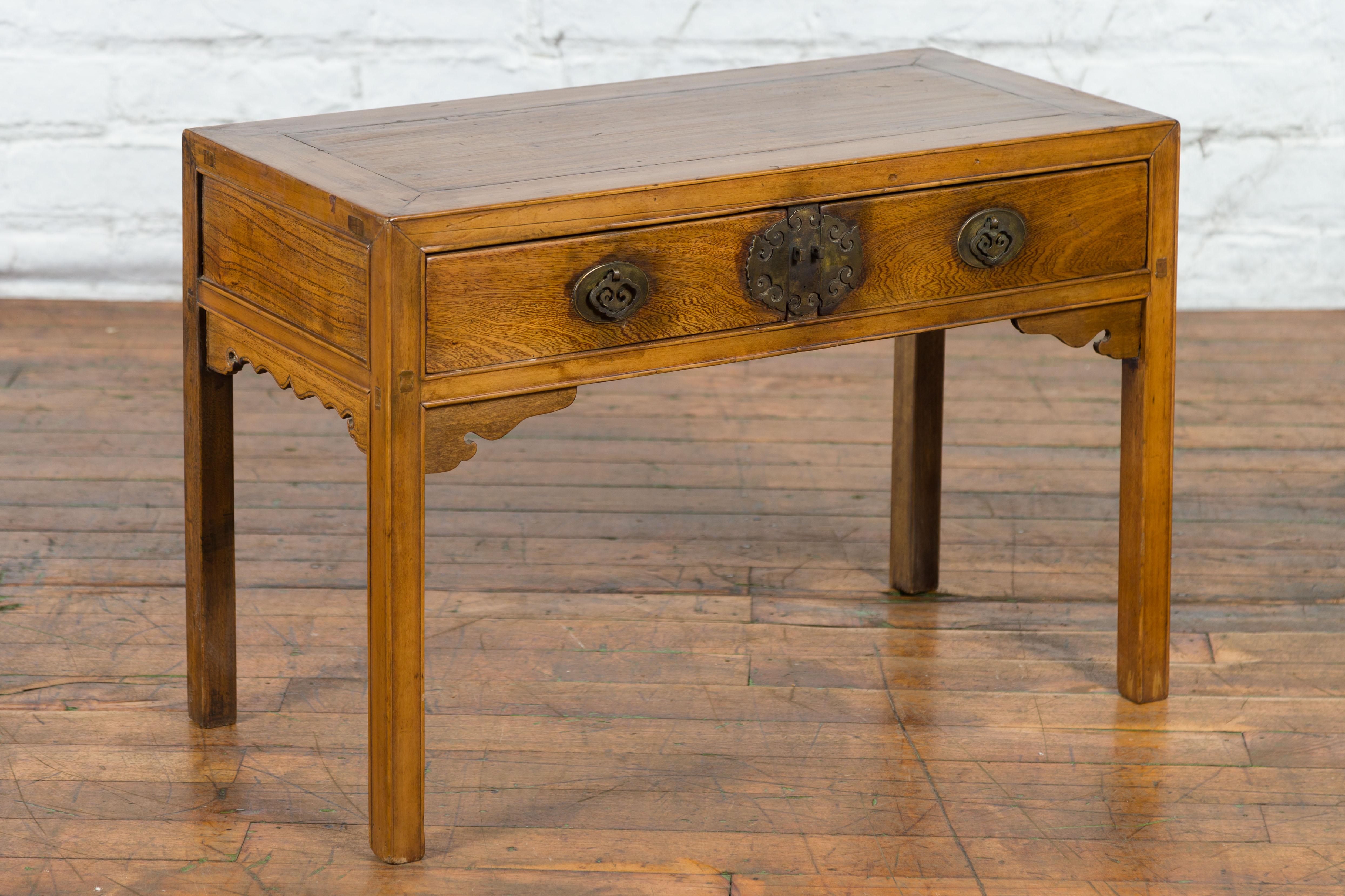 Chinese Late Qing Dynasty Elm Desk with Two Drawers and Ornate Brass Hardware In Good Condition For Sale In Yonkers, NY