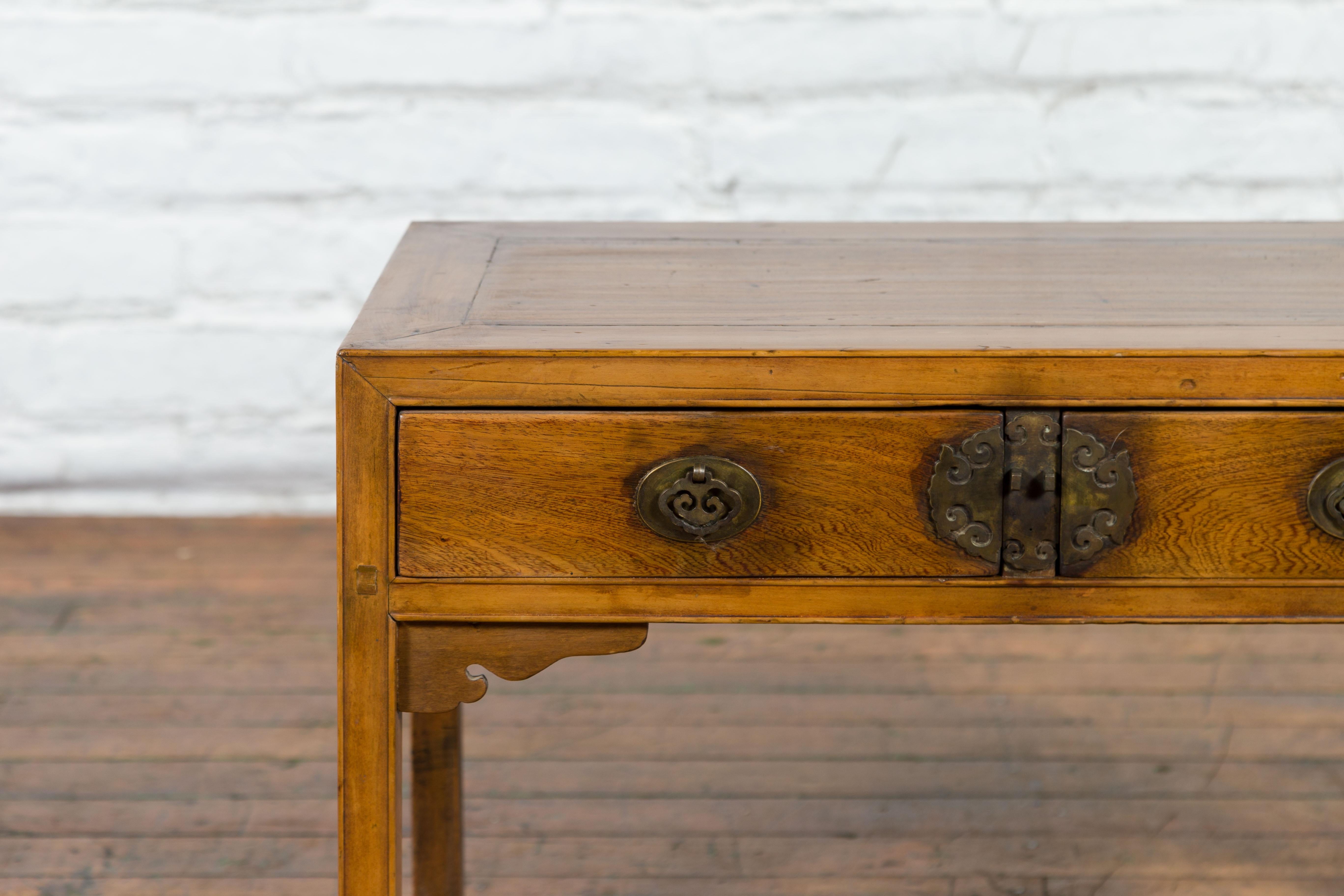 Chinese Late Qing Dynasty Elm Desk with Two Drawers and Ornate Brass Hardware For Sale 1