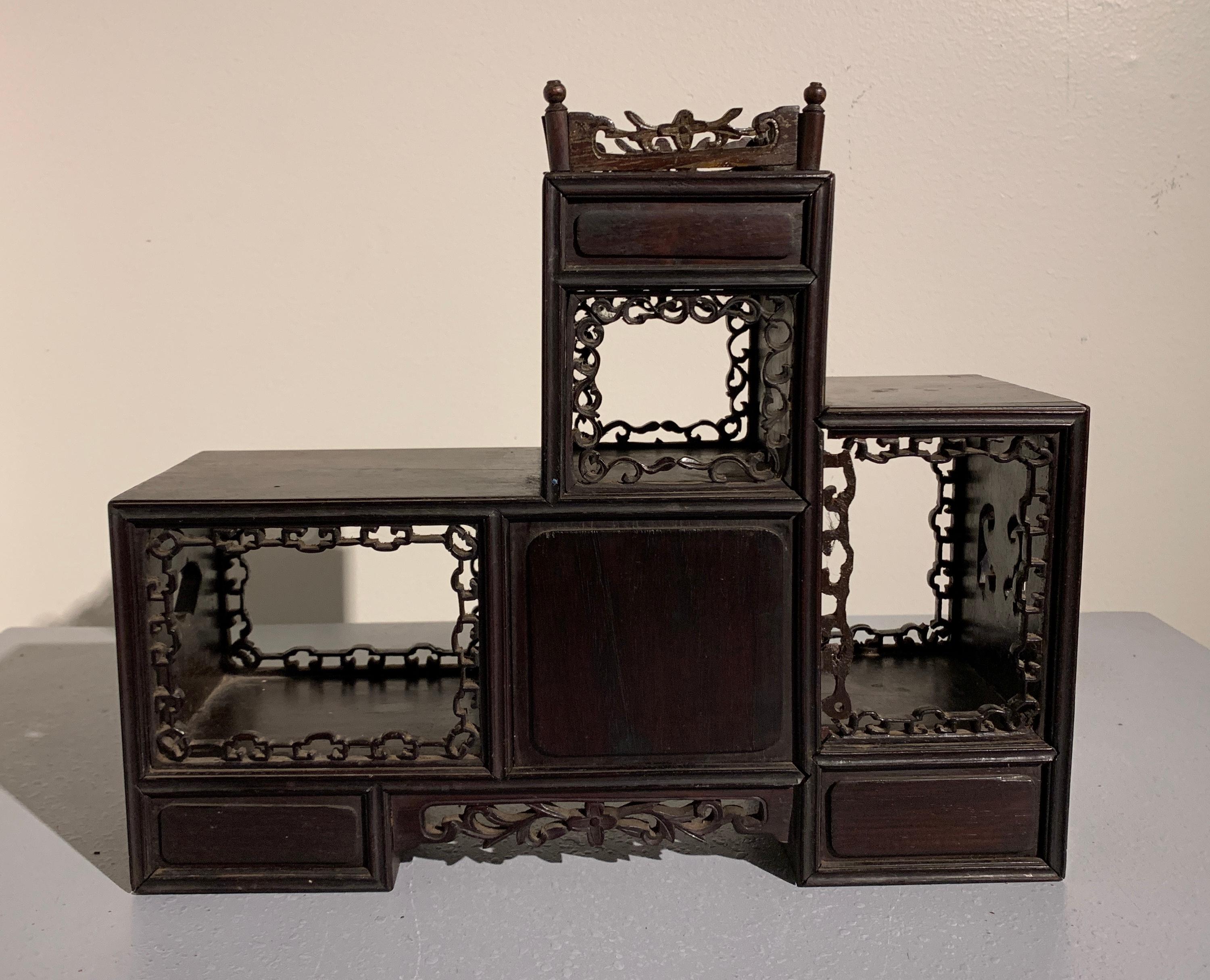 Chinese Late Qing Dynasty Hardwood Miniature Display Cabinet, Doubaoge In Good Condition In Austin, TX
