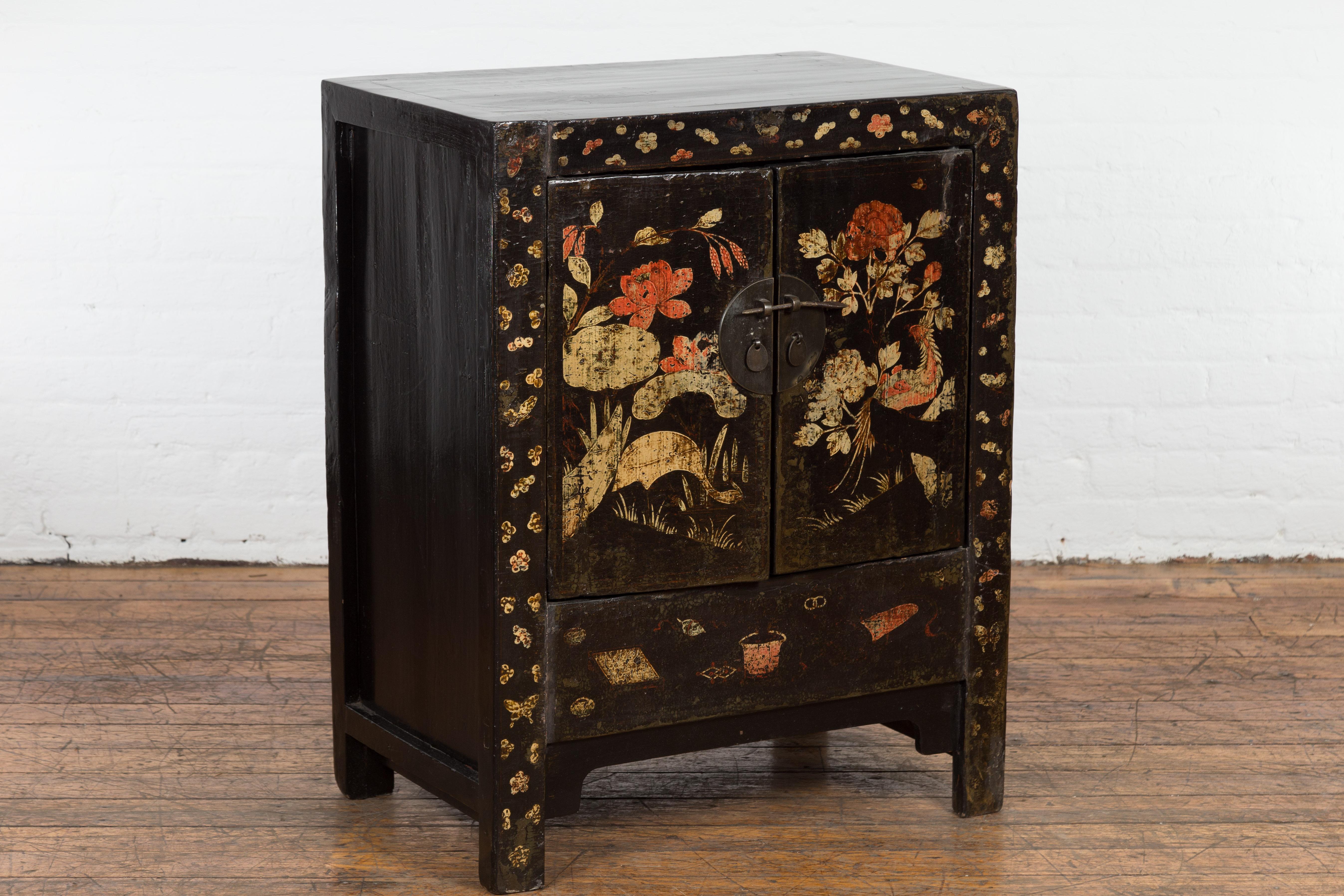 Chinese Late Qing Dynasty Lacquered Bedside Cabinet with Hand Painted Décor 11