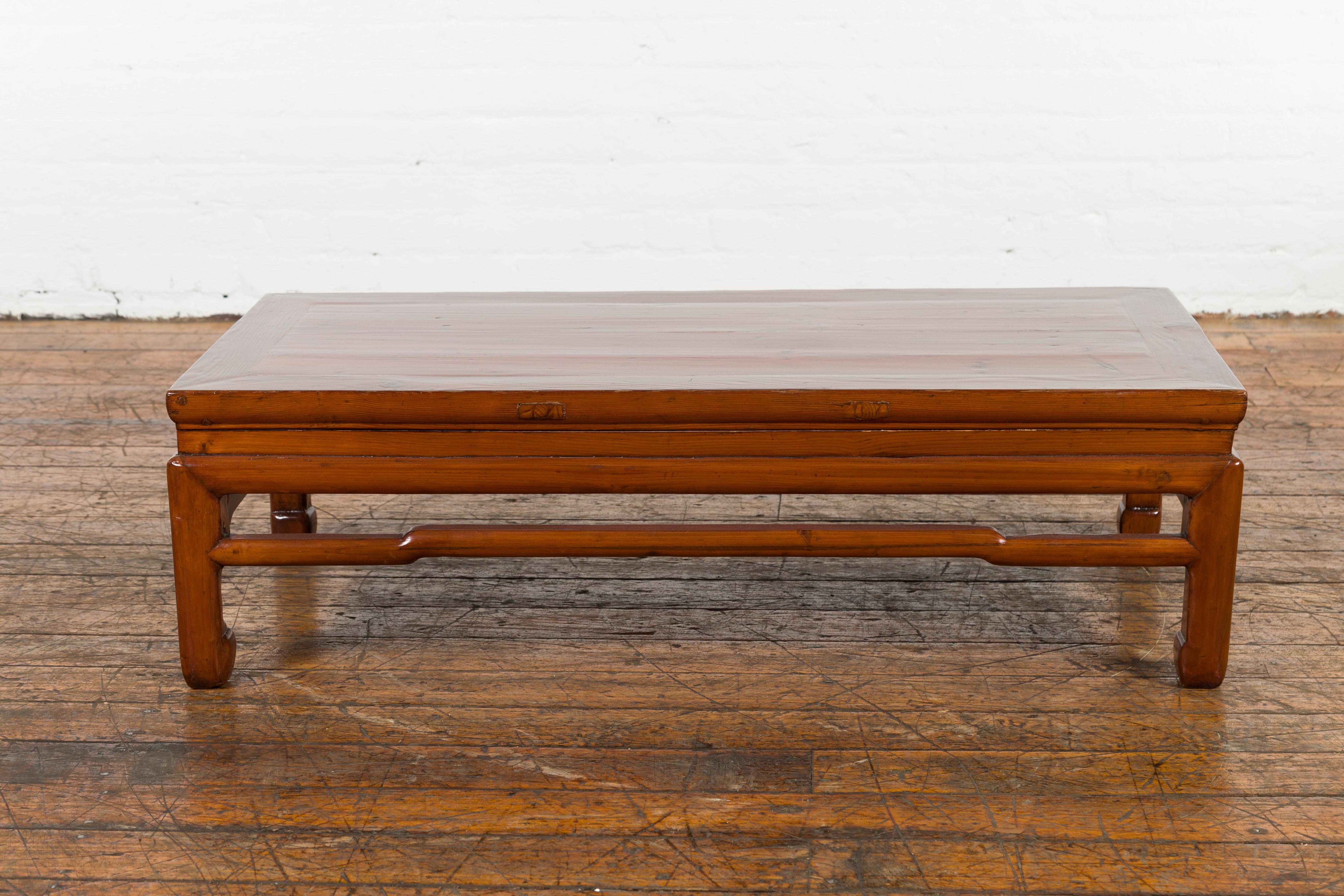 20th Century Chinese Late Qing Dynasty Period Low Kang Coffee Table with Brown Lacquer For Sale