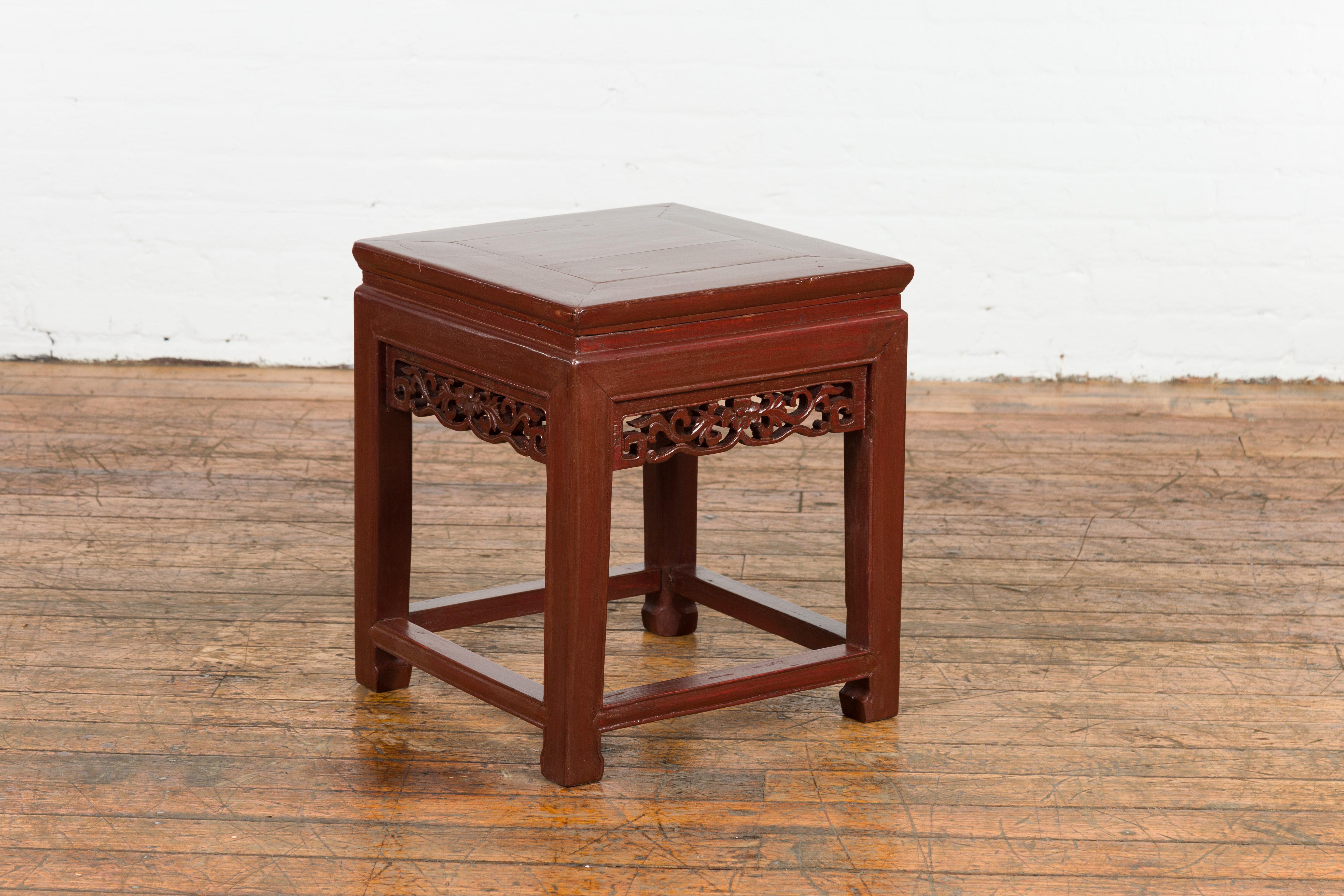 Chinese Late Qing Dynasty Period Red Lacquer Carved Side Table or Stool For Sale 6