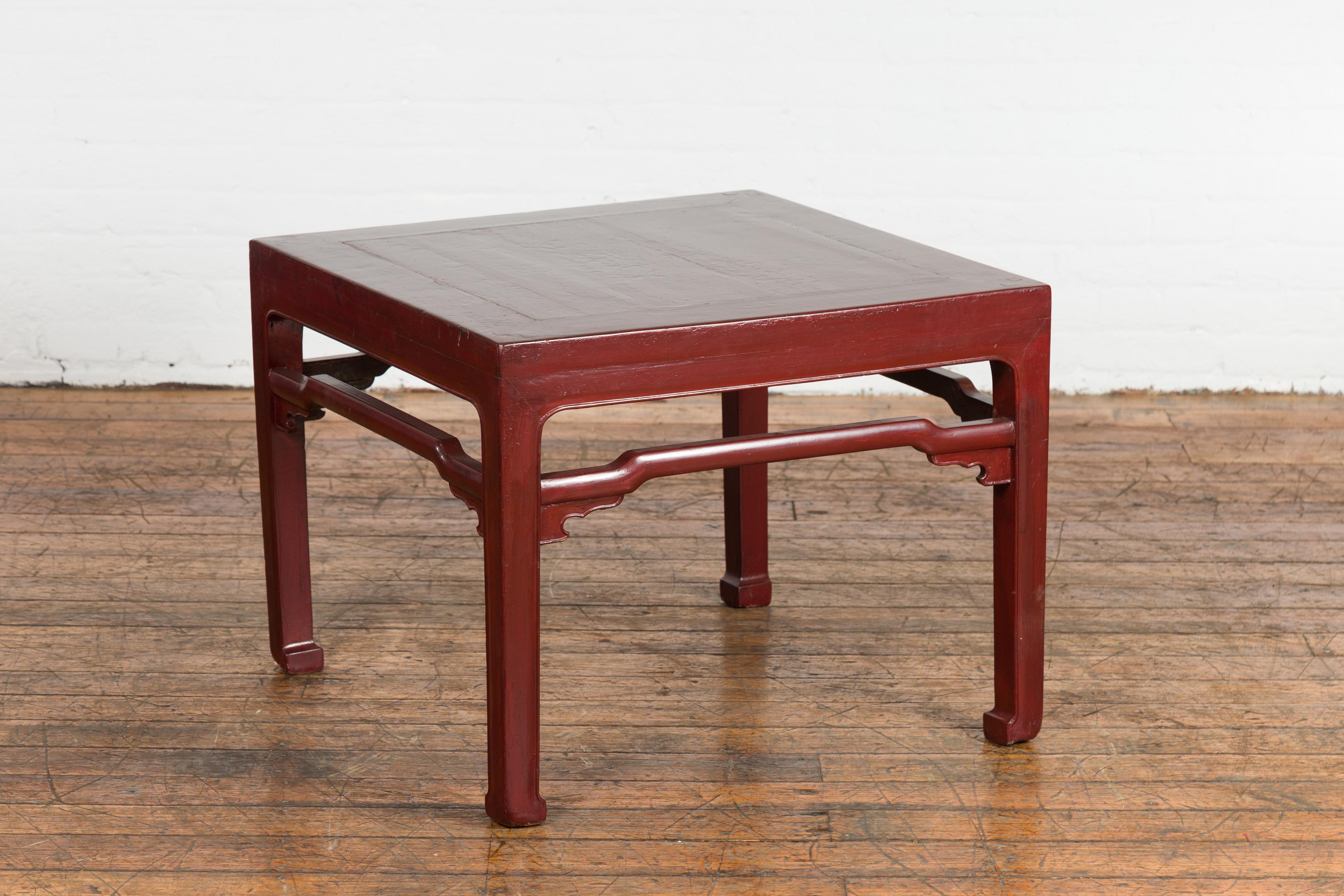 Chinese Late Qing Dynasty Period Red Lacquered Low Table with Horsehoof Feet In Good Condition For Sale In Yonkers, NY