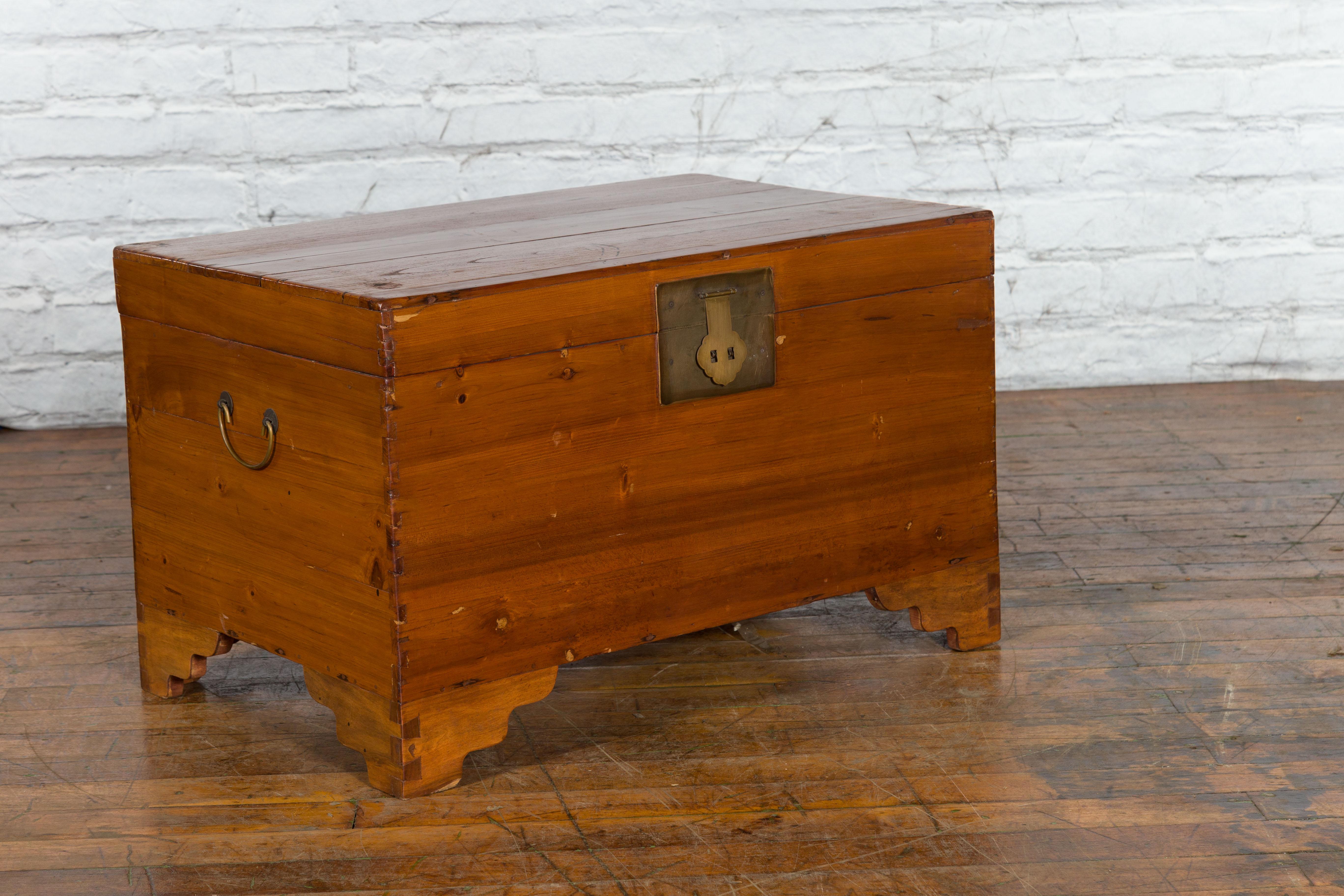 Chinese Late Qing Dynasty Pine Chest with Brass Hardware and Bracket Feet For Sale 8