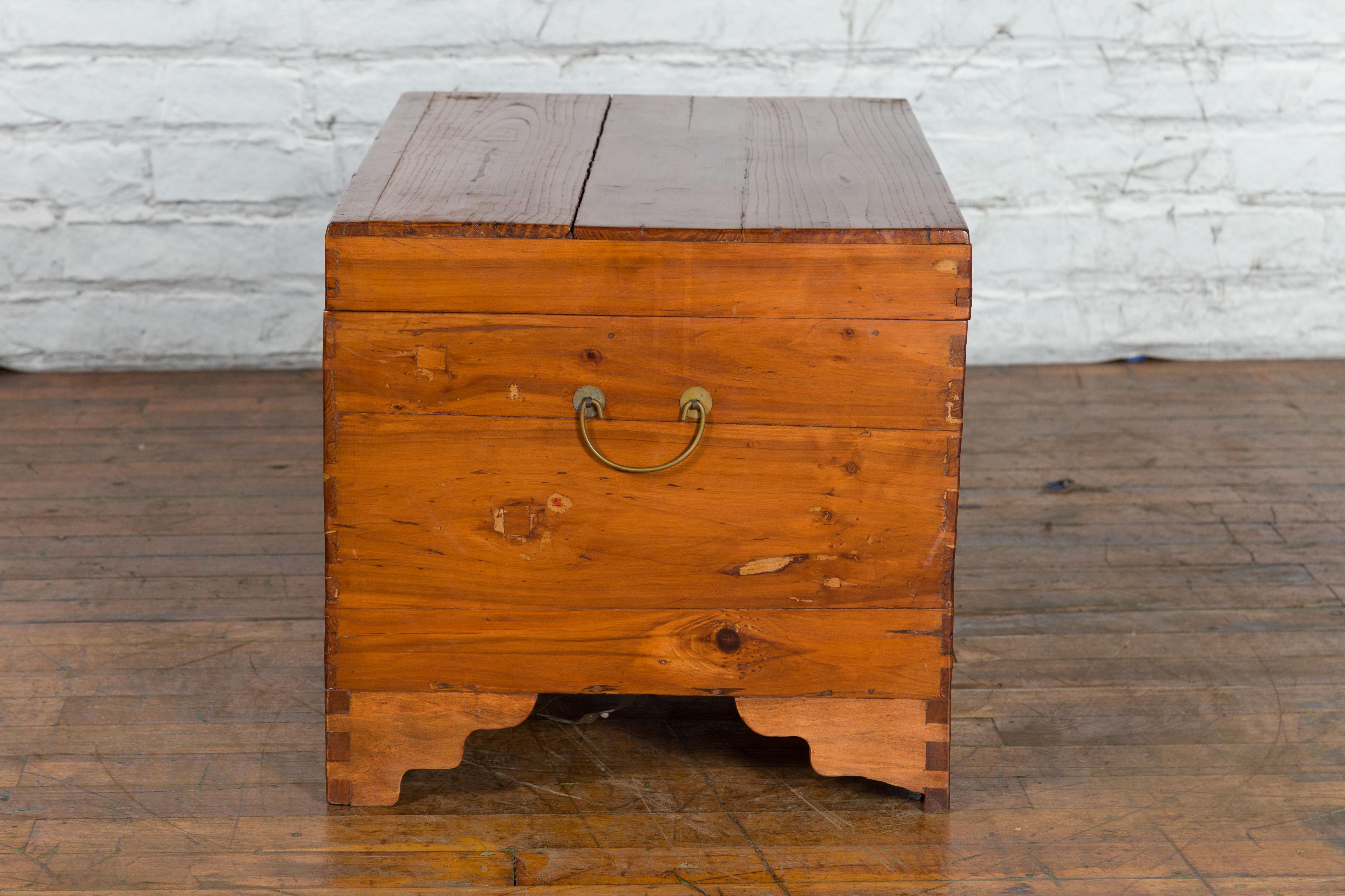Chinese Late Qing Dynasty Pine Chest with Brass Hardware and Bracket Feet For Sale 12