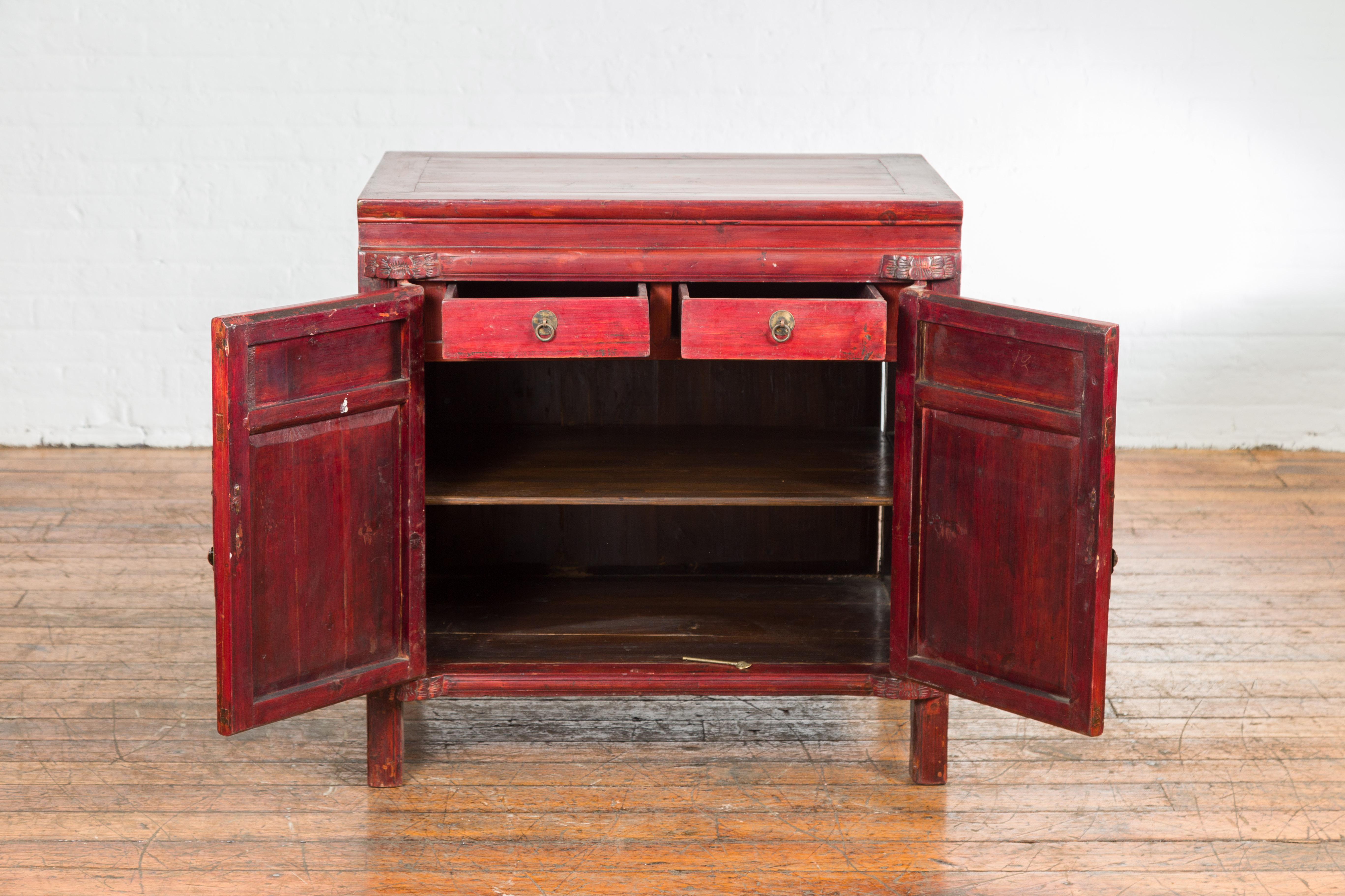 Chinese Late Qing Dynasty Red Lacquer Bedside Cabinet with Carved Décor For Sale 8