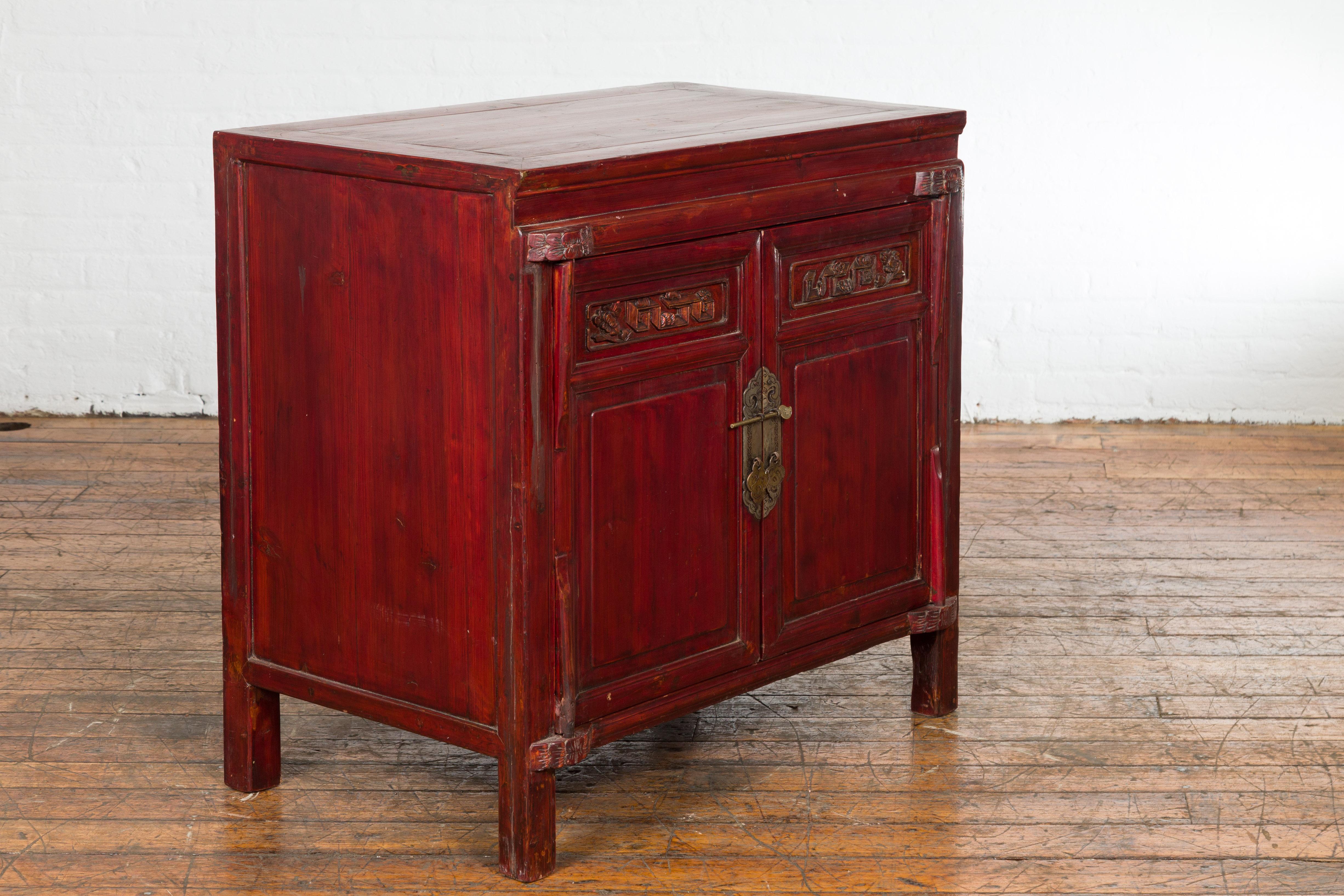 Chinese Late Qing Dynasty Red Lacquer Bedside Cabinet with Carved Décor For Sale 10