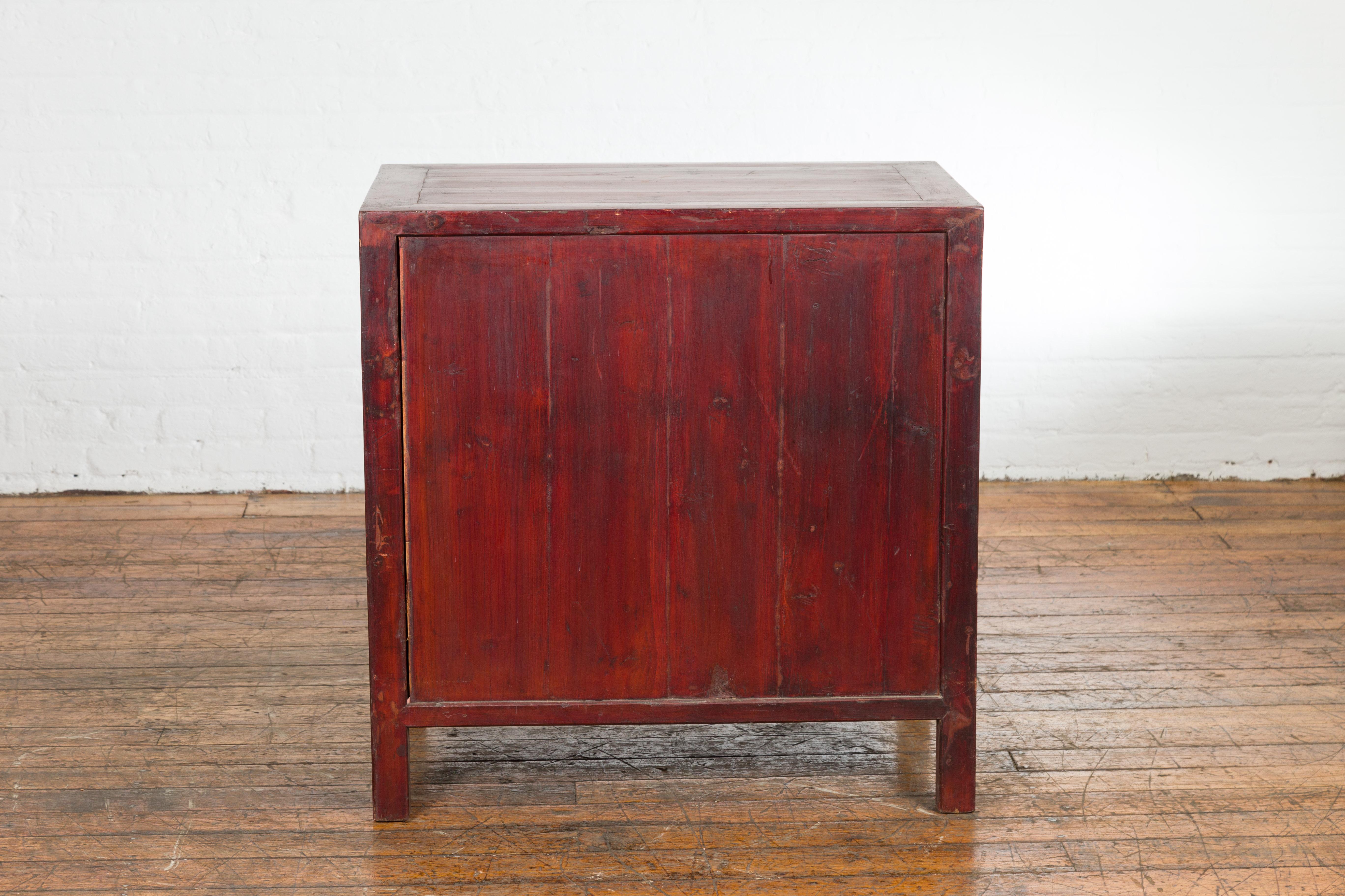 Chinese Late Qing Dynasty Red Lacquer Bedside Cabinet with Carved Décor For Sale 12