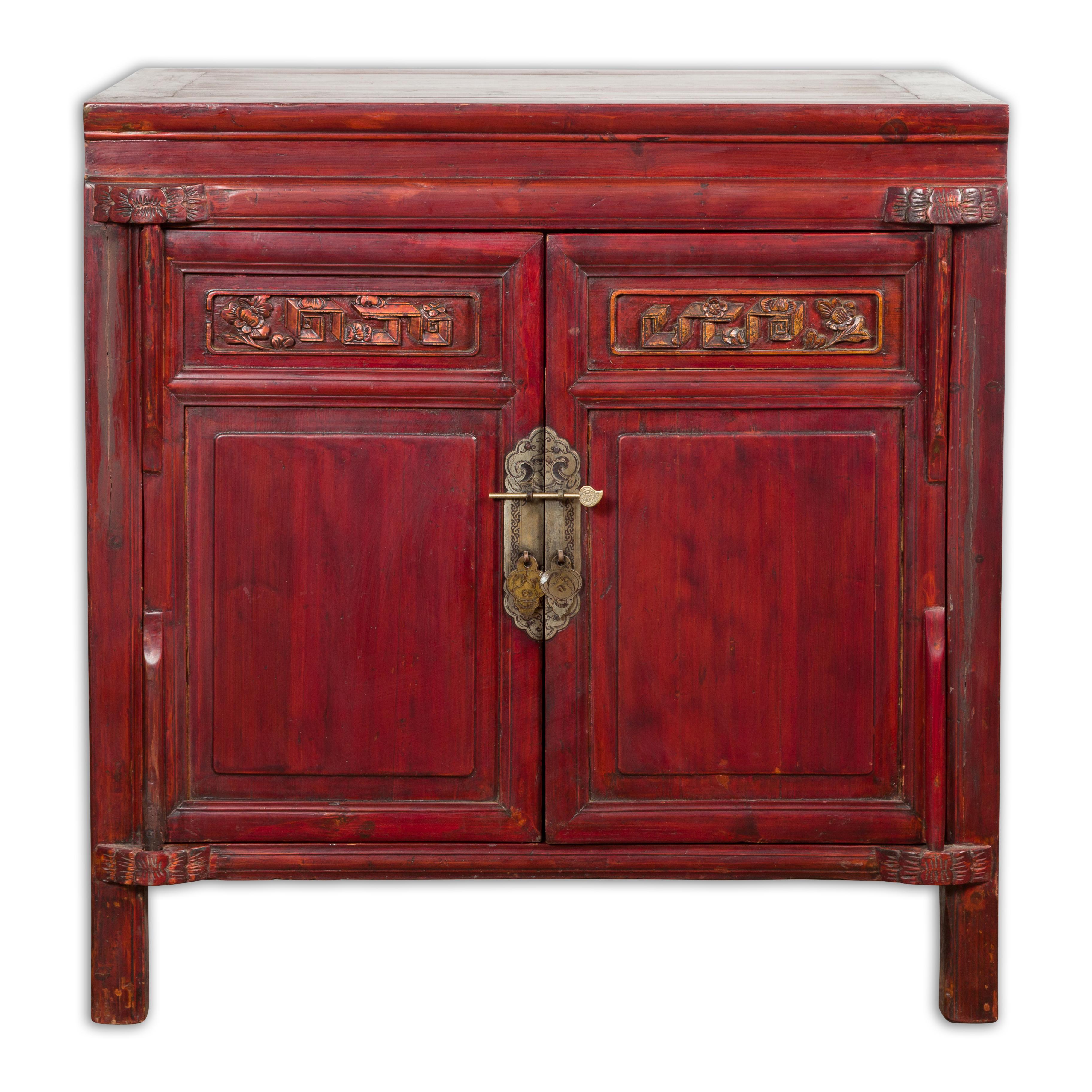 Chinese Late Qing Dynasty Red Lacquer Bedside Cabinet with Carved Décor For Sale 15