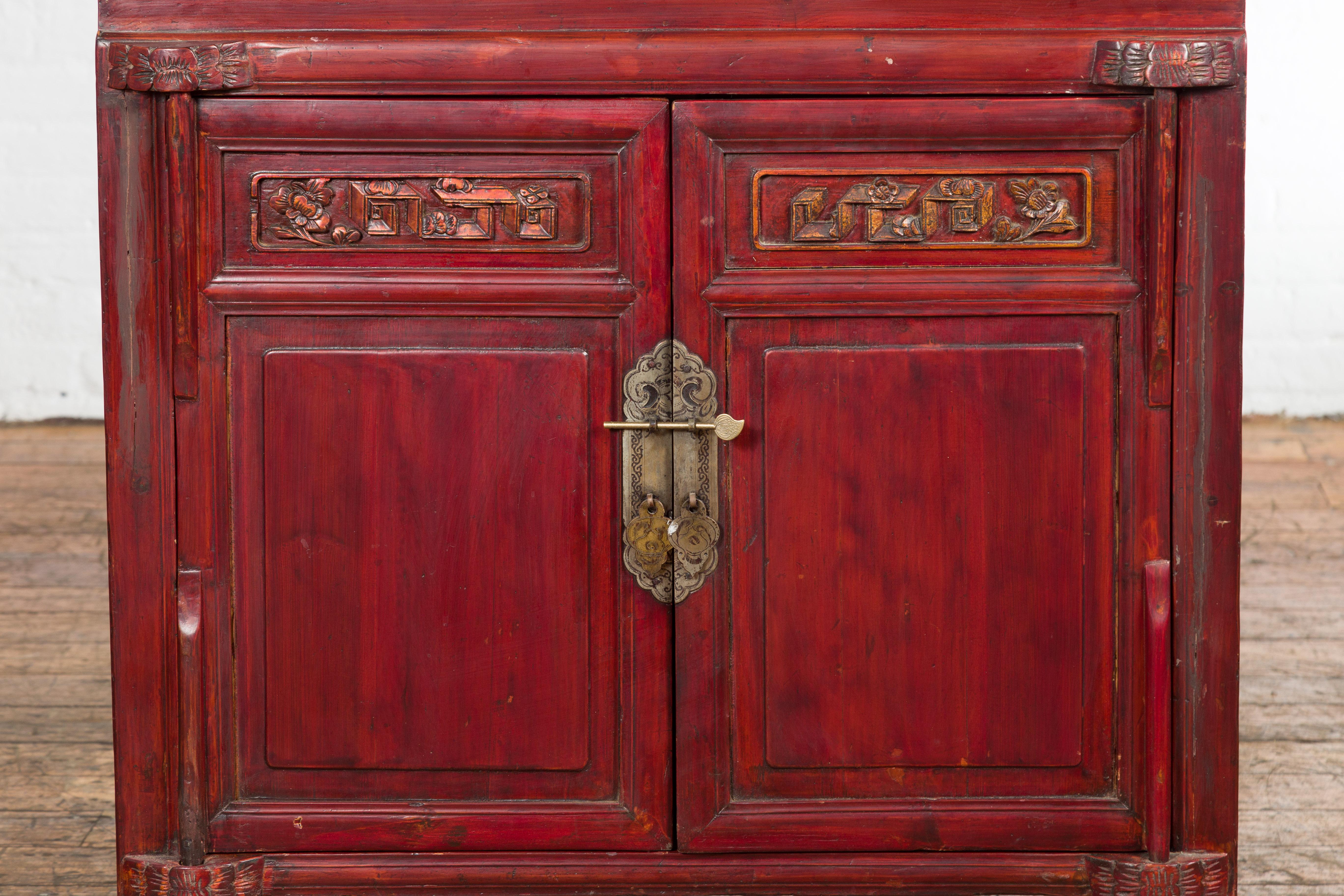 20th Century Chinese Late Qing Dynasty Red Lacquer Bedside Cabinet with Carved Décor For Sale