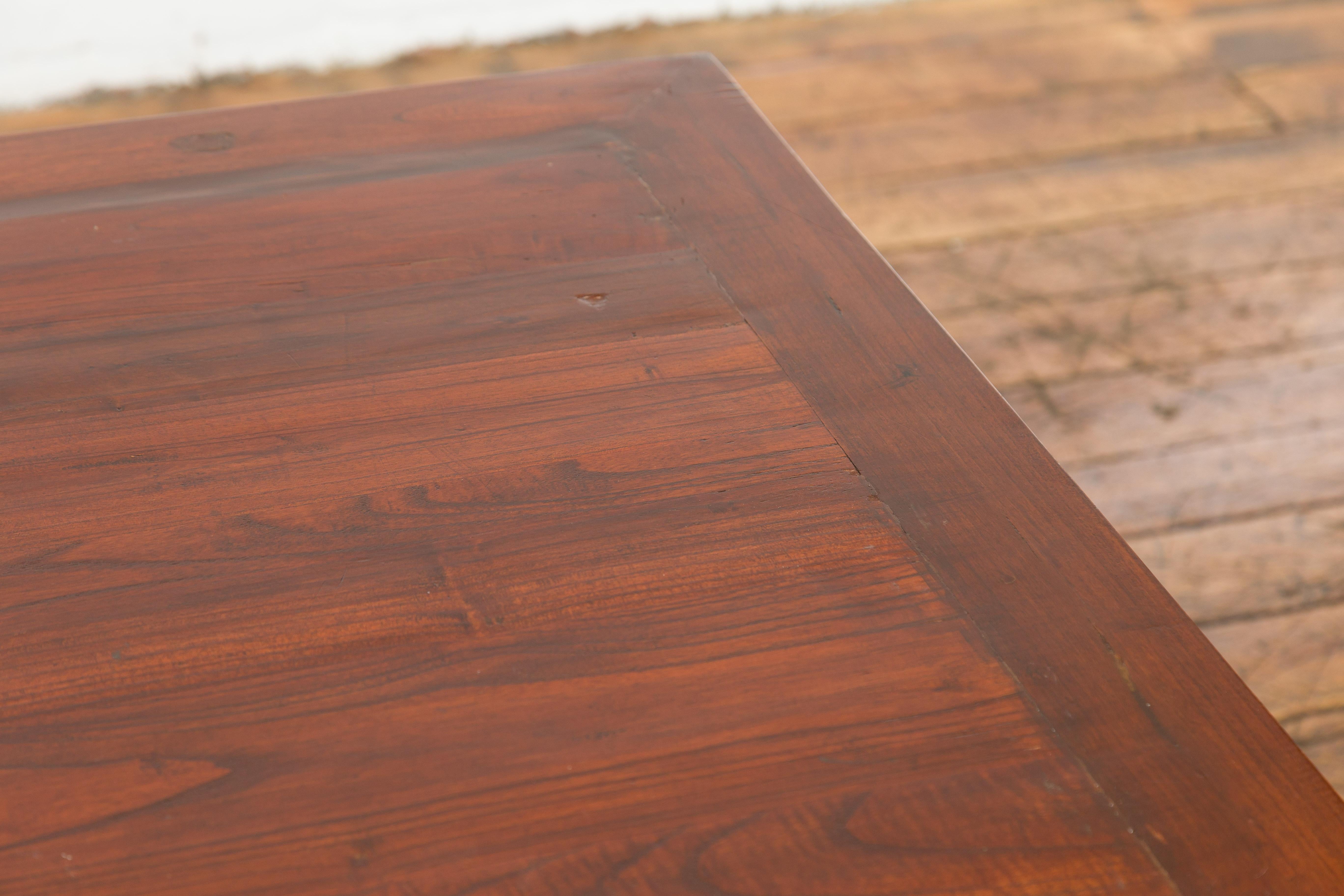 Mesa de centro cuadrada marrón intenso con tapa espaciosa en venta 6
