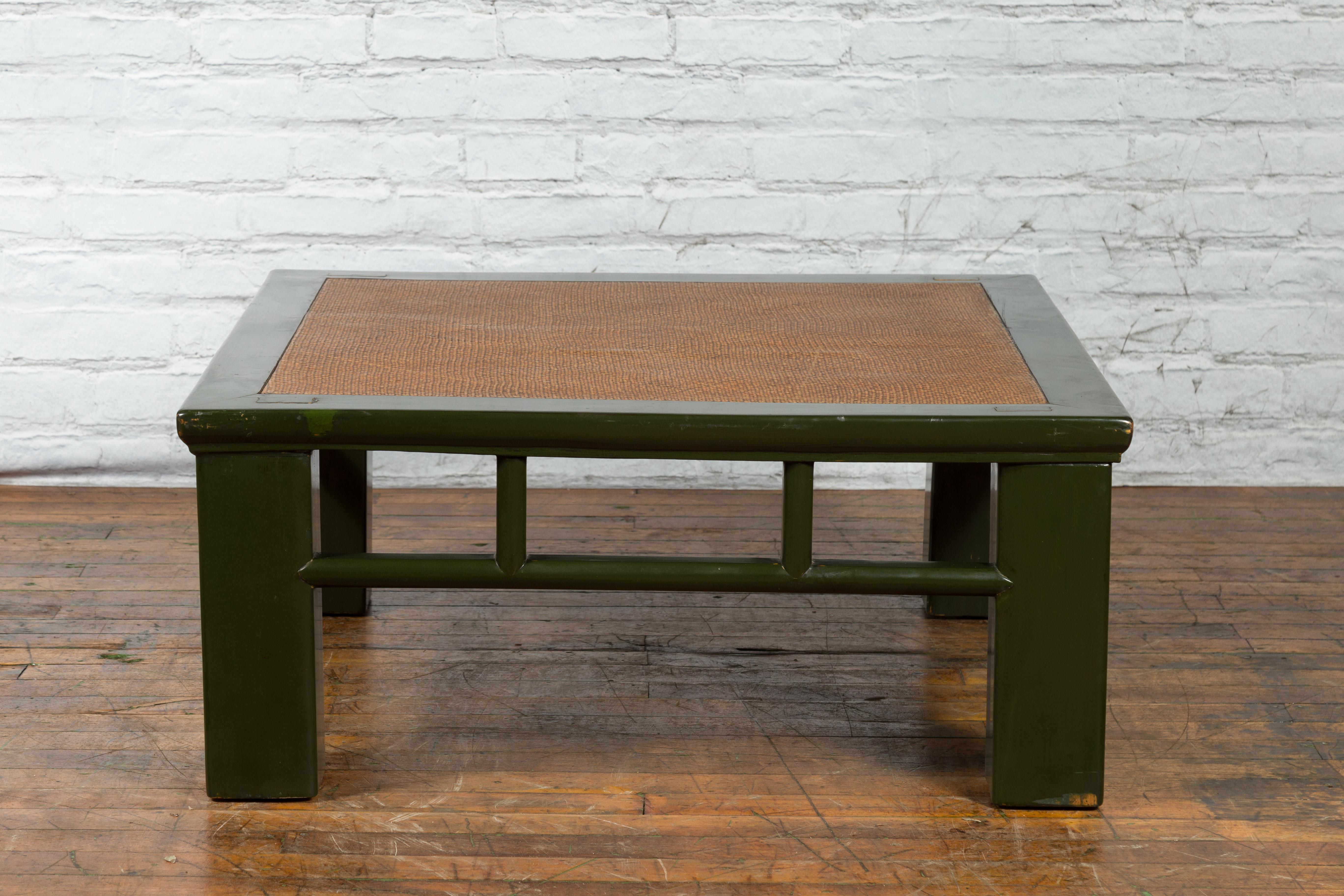 Chinese Late Qing Green Lacquer Coffee Table with Straight Legs and Rattan Top 8