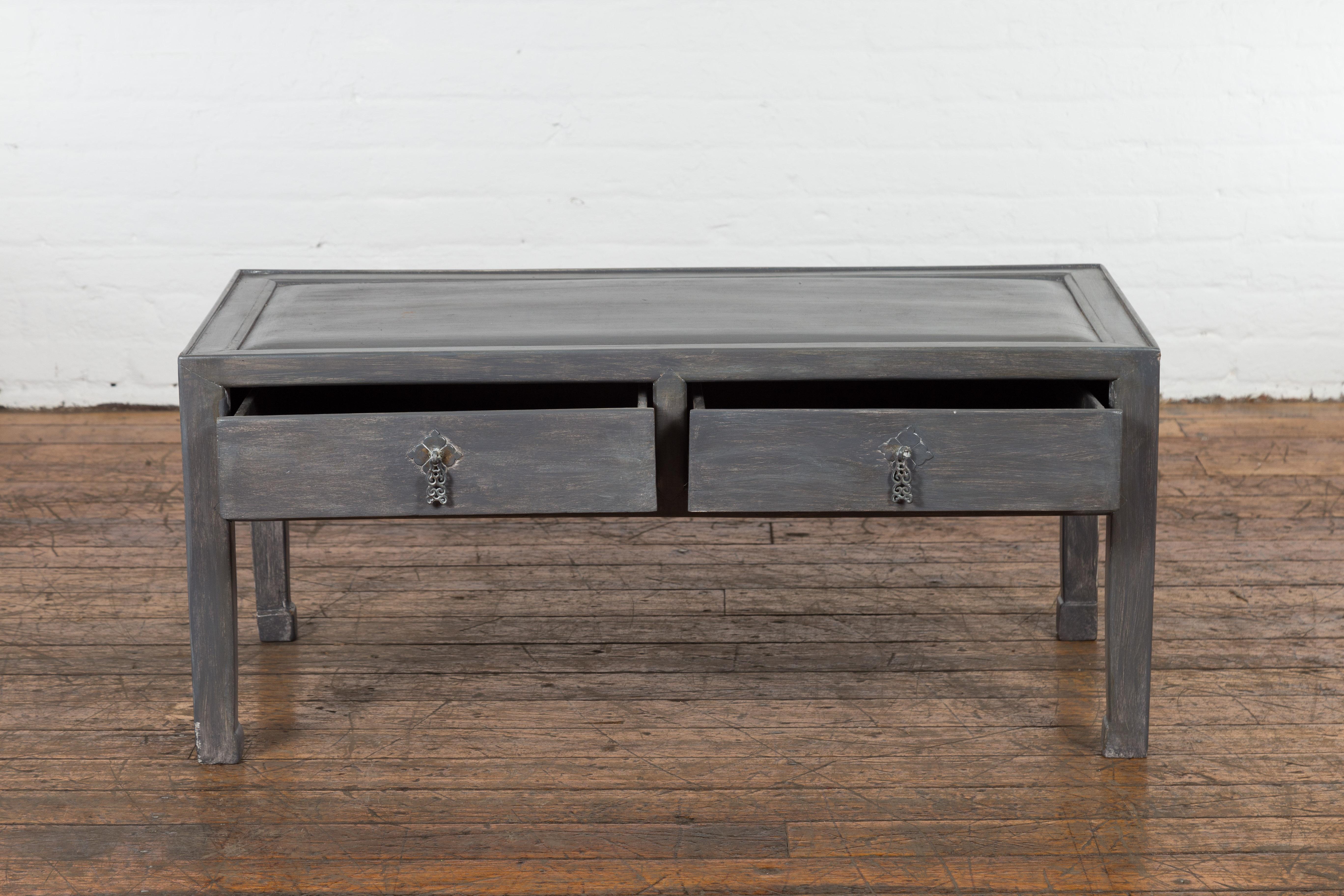 Chinese Late Qing Low Table with Two Drawers and Custom Grey Silver Lacquer For Sale 5