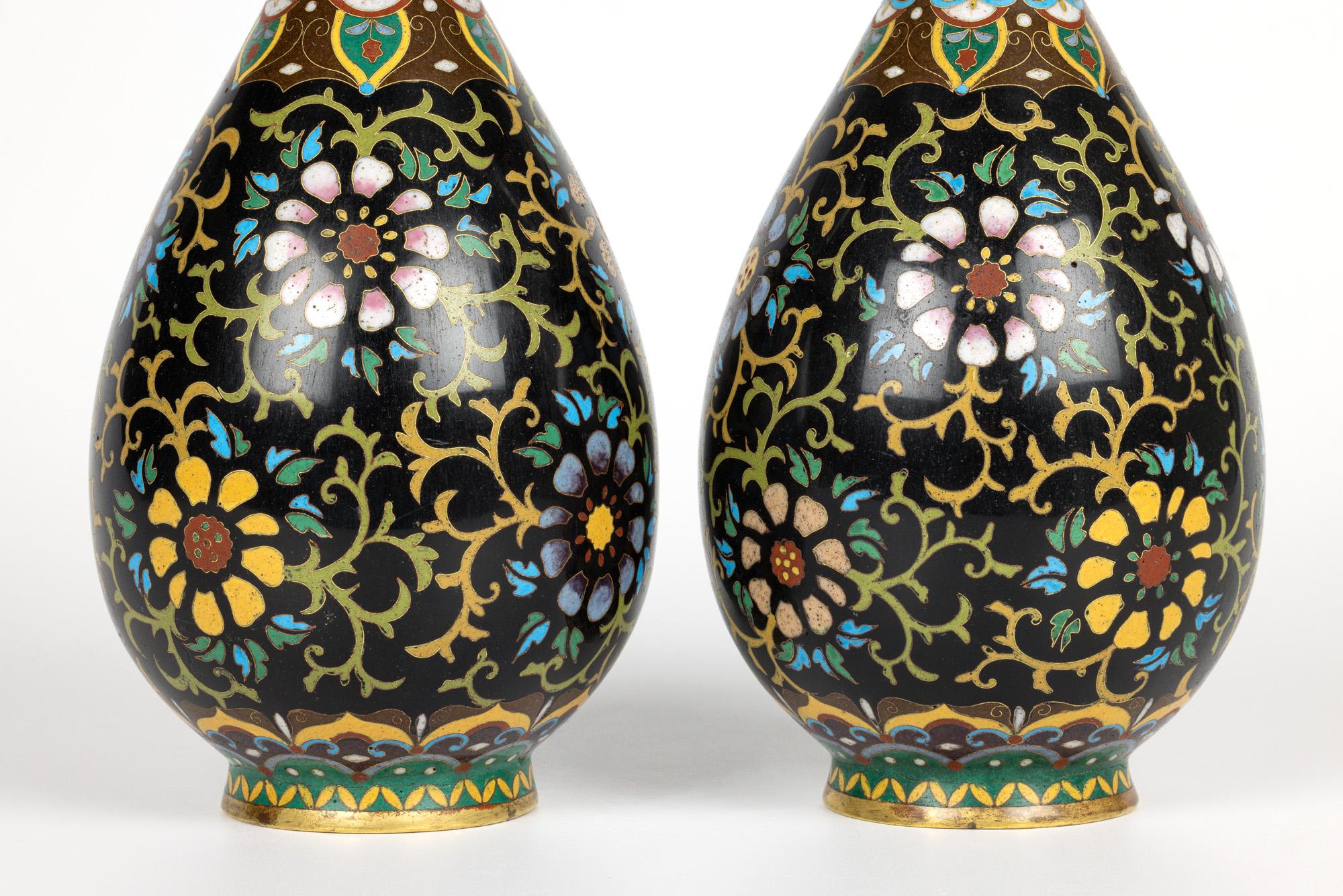 Coppia di vasi cinesi tardo Qing con motivo floreale in cloisonne in vendita 7