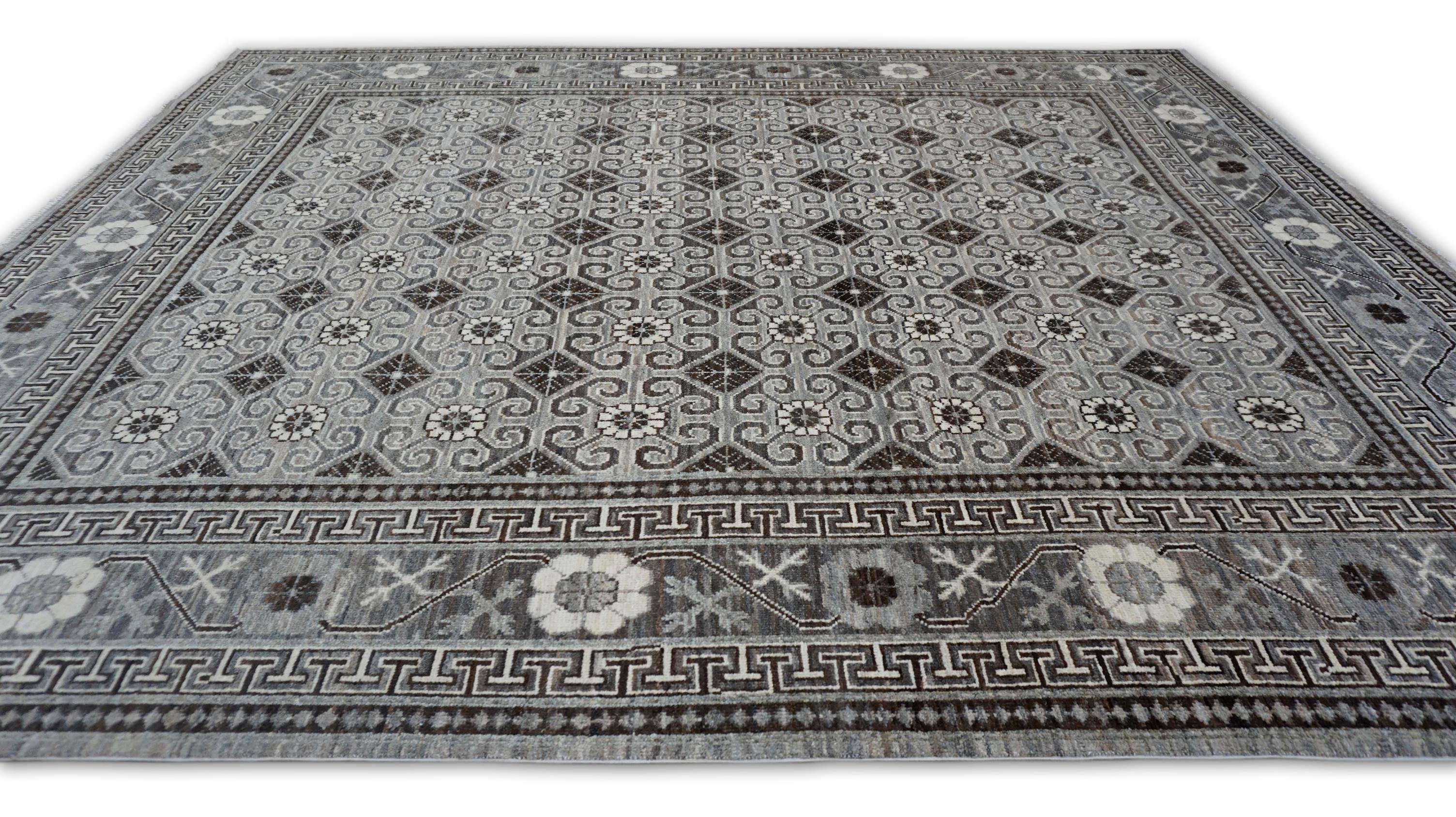 Noué à la main Tapis néo-lattice chinois aux tons terreux chauds 8'2''x9'9'' en vente