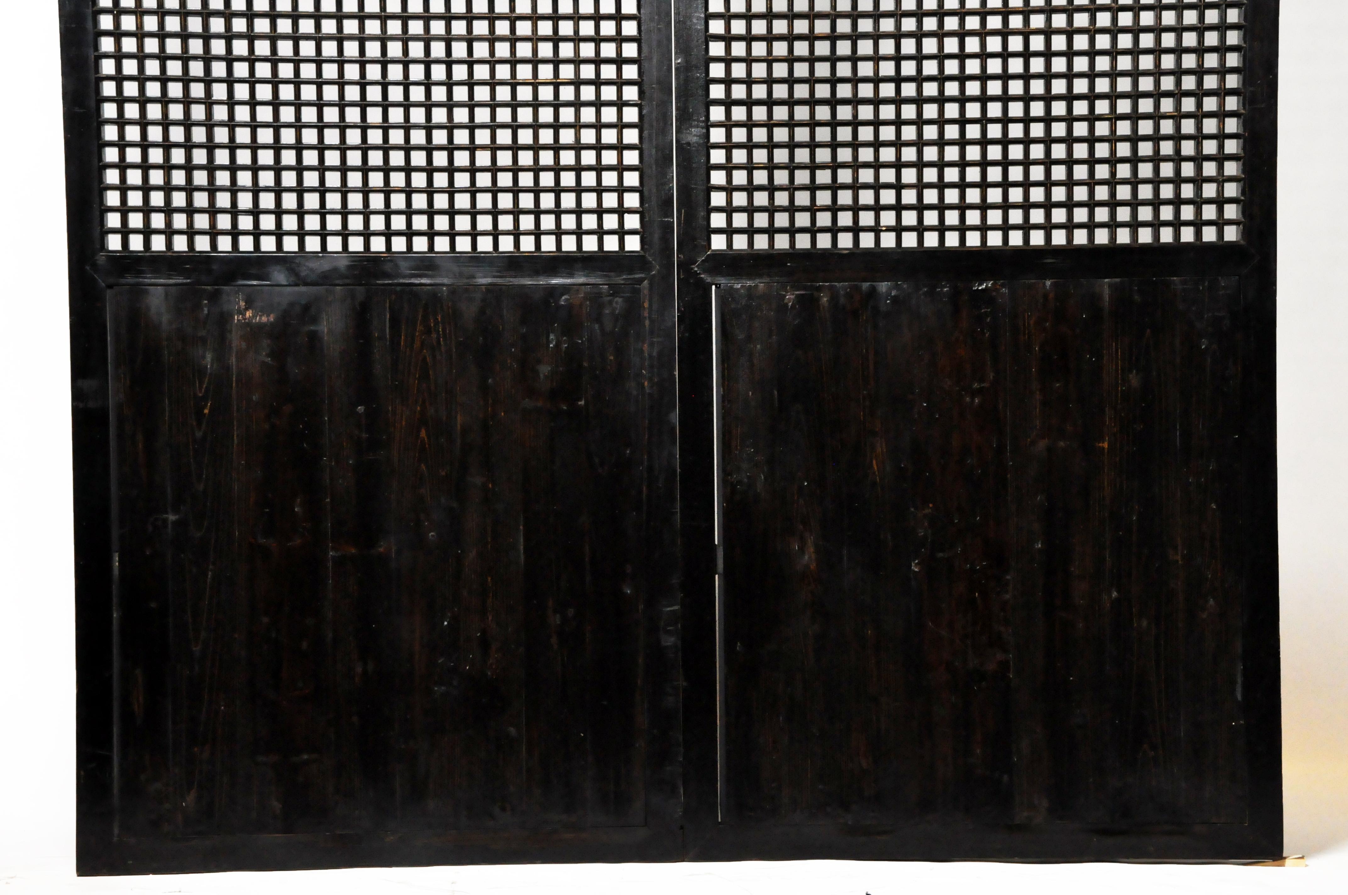 Chinese Lattice Wall Panel In Good Condition For Sale In Chicago, IL
