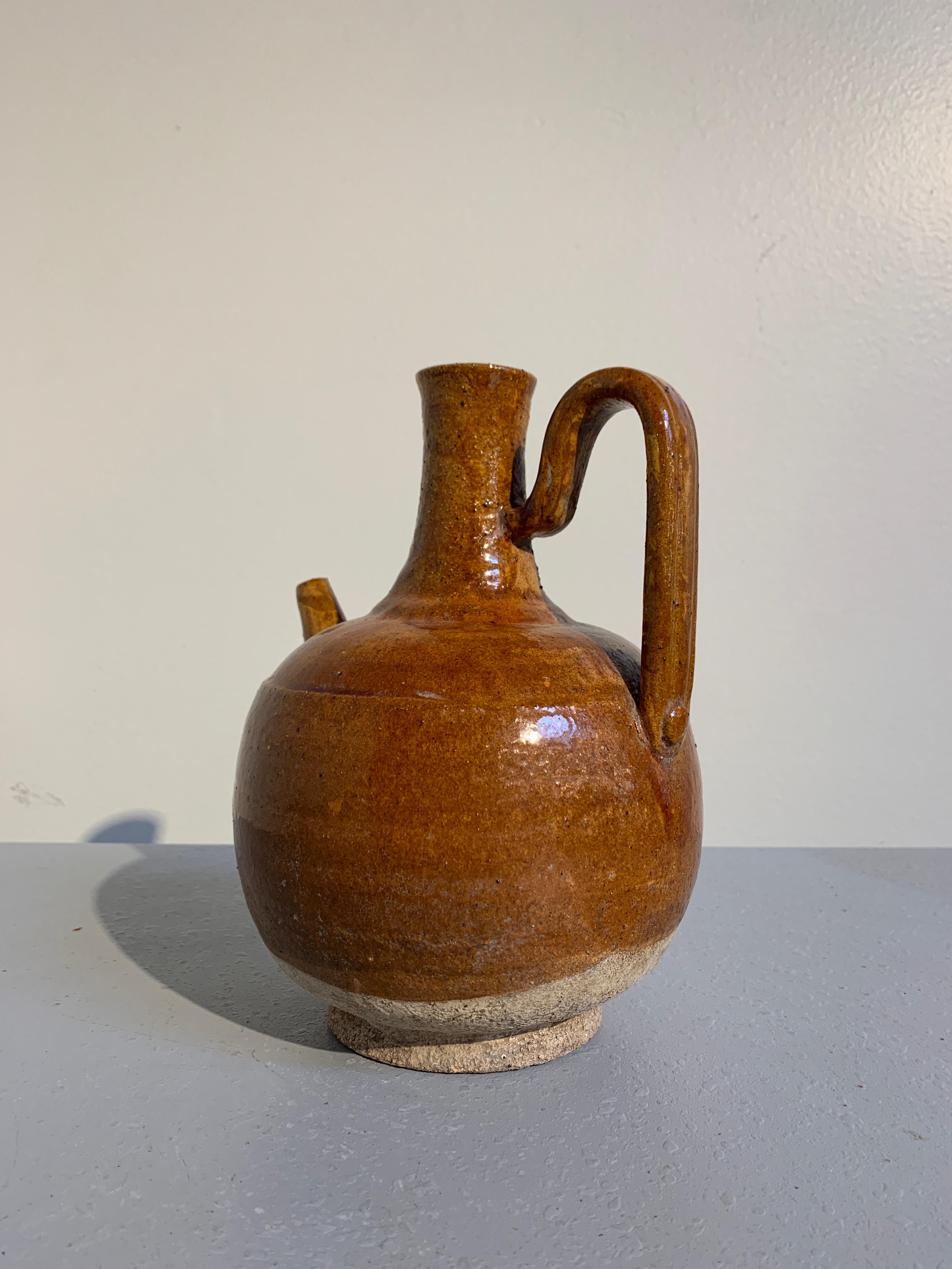 amber pottery