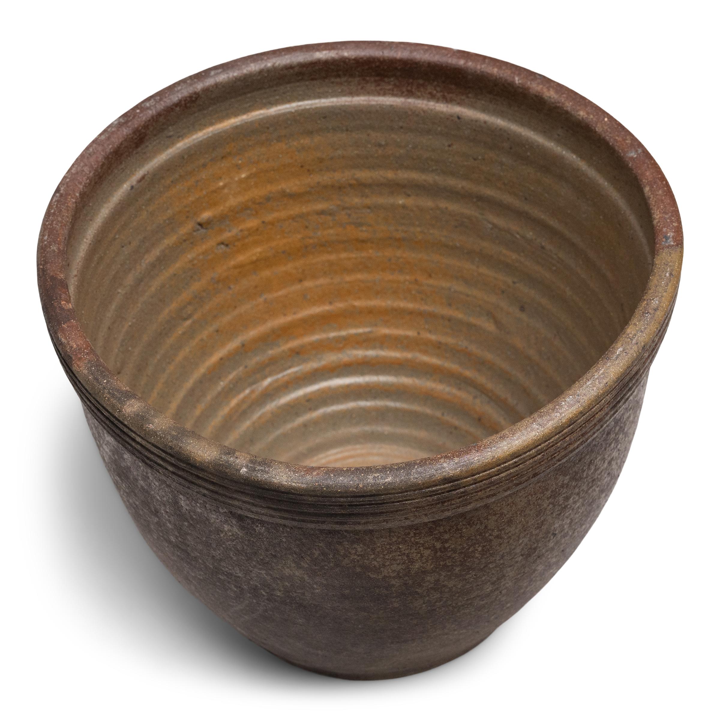 Minimalismo Vaso cinese in terracotta smaltata chiara in vendita