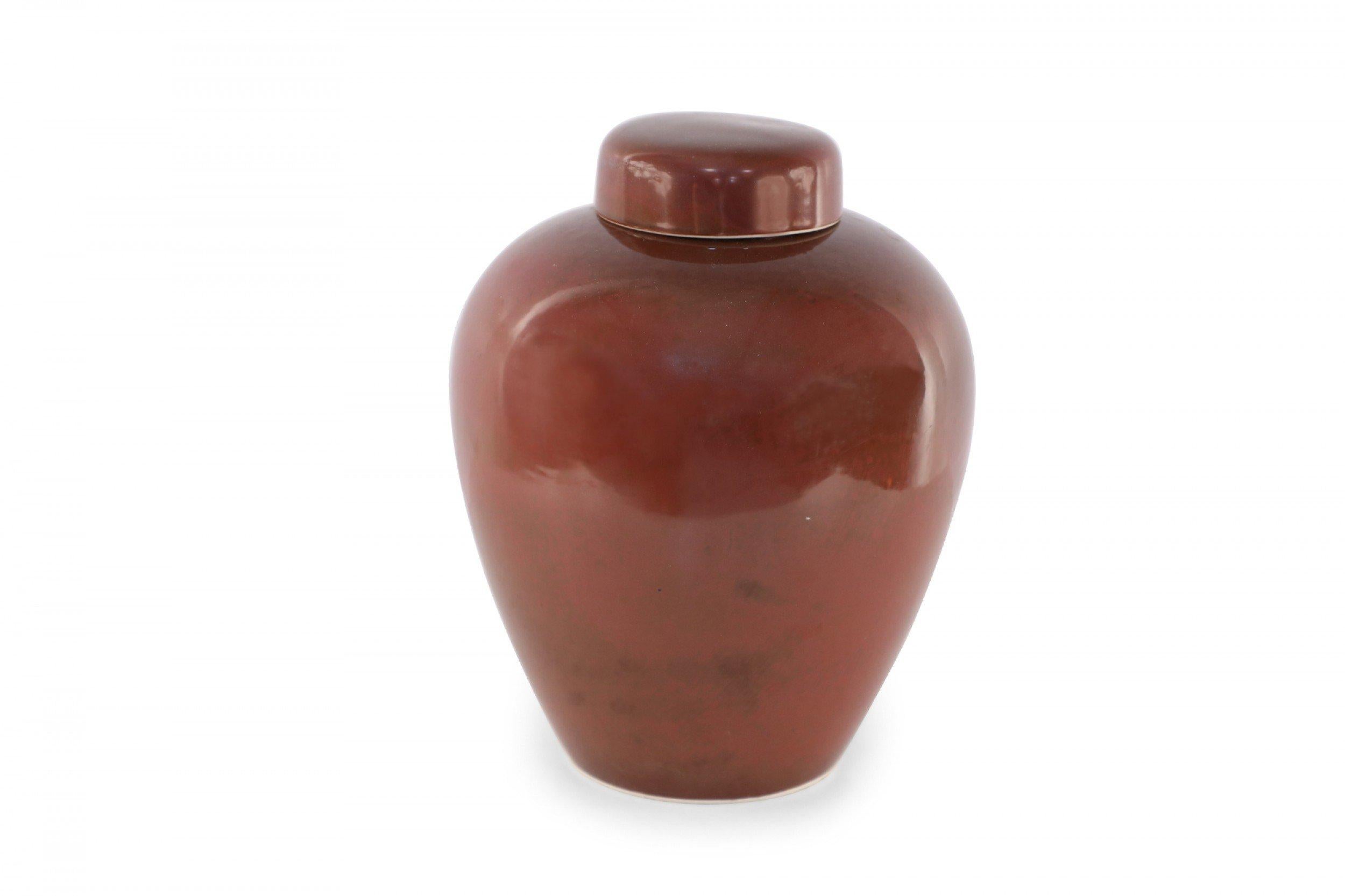 Chinese Maroon and Umber Lidded Porcelain Ginger Jar For Sale 2