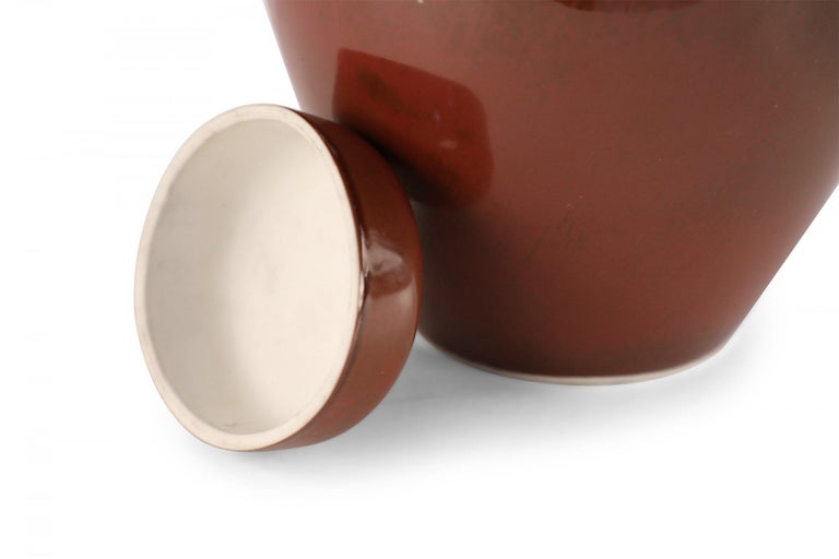 Chinese Maroon and Umber Lidded Porcelain Ginger Jar For Sale 3