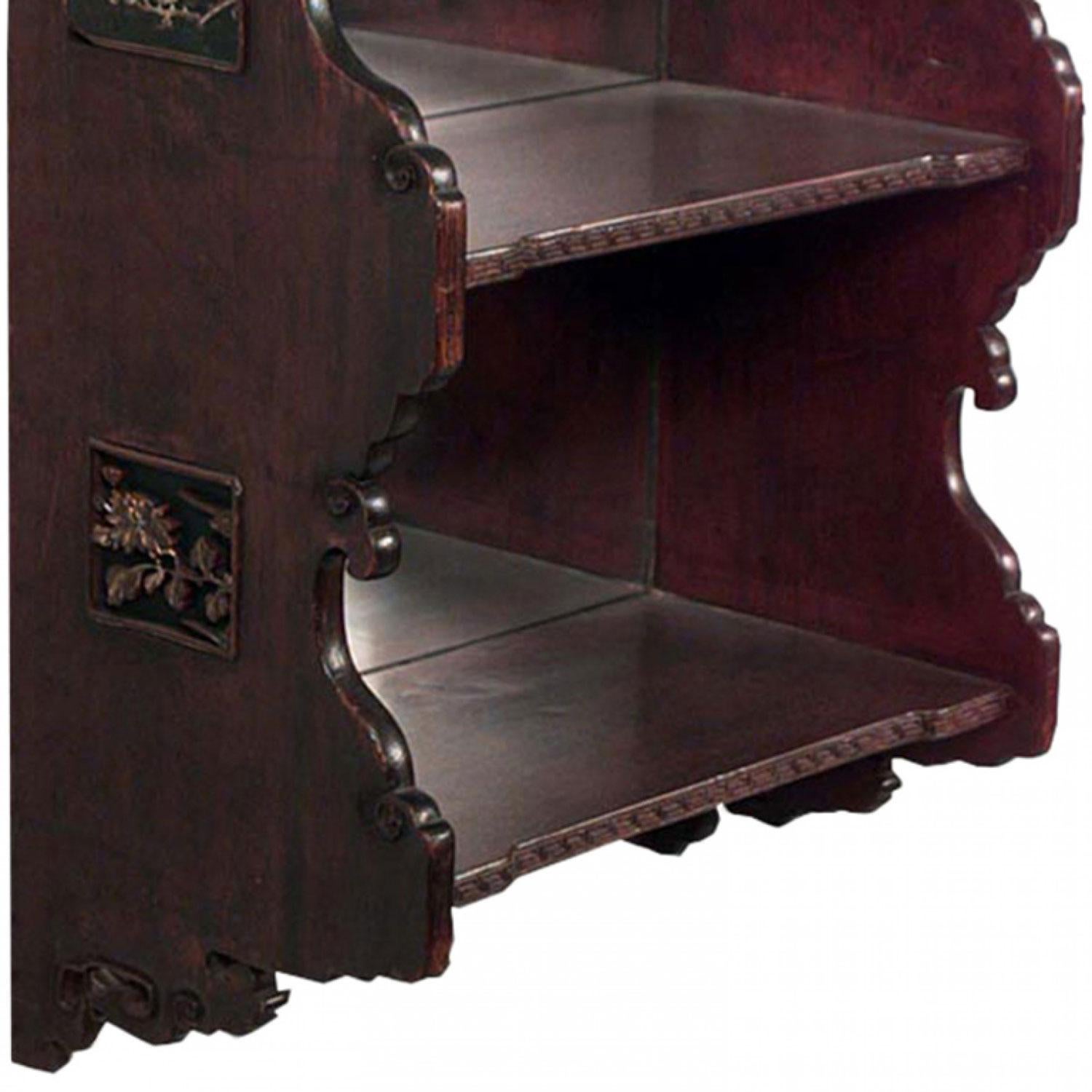 Chinesisches kastanienbraun lackiertes Wandregal im Zustand „Gut“ im Angebot in Queens, NY