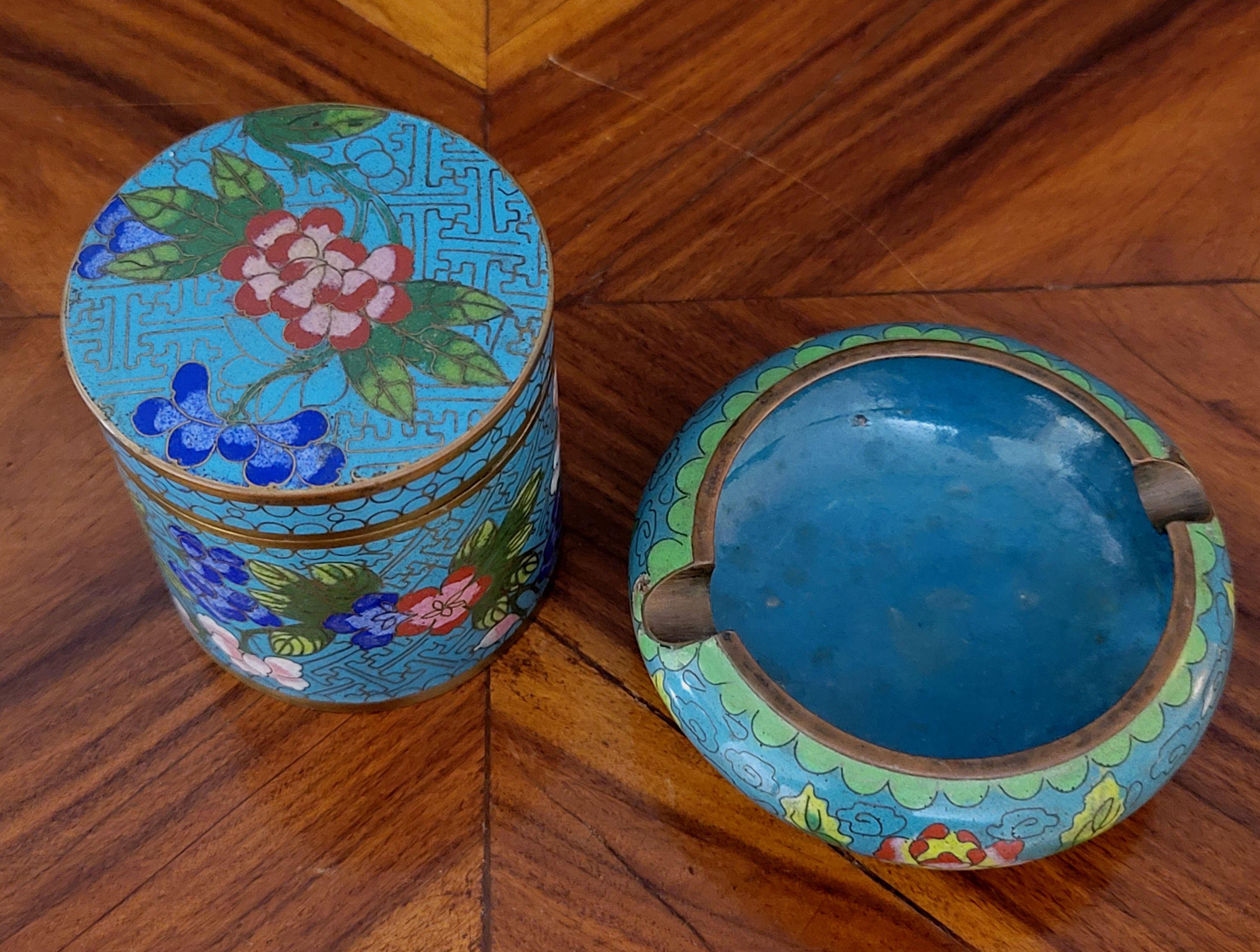 Chinese Matching Cloisonné Enamel Cigarette Case and Ashtray, Blue, 19th Century In Good Condition In Norton, MA