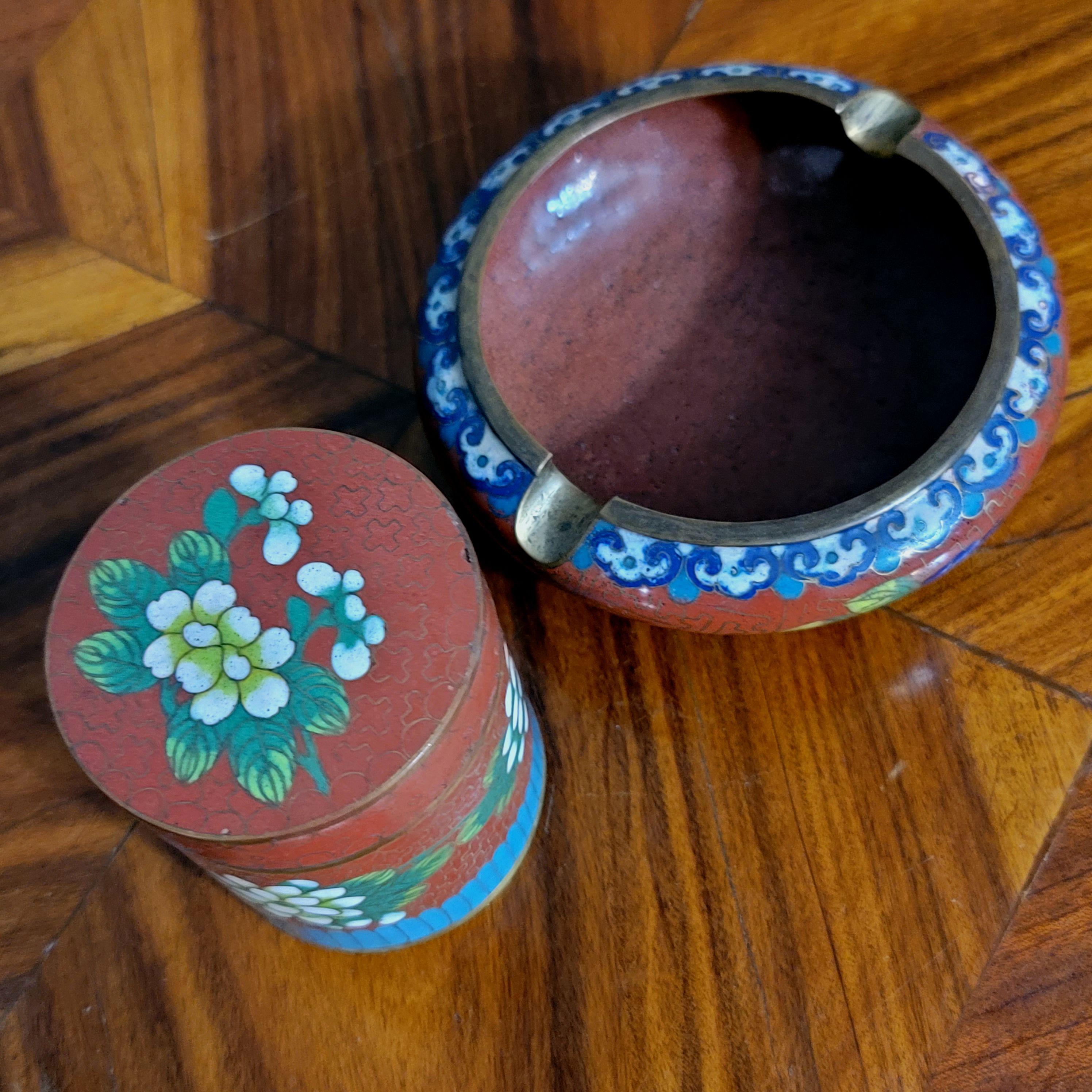 Chinese Matching Cloisonné Enamel Cigarette Case, Match Slot and Ashtray, 19c In Good Condition For Sale In Norton, MA