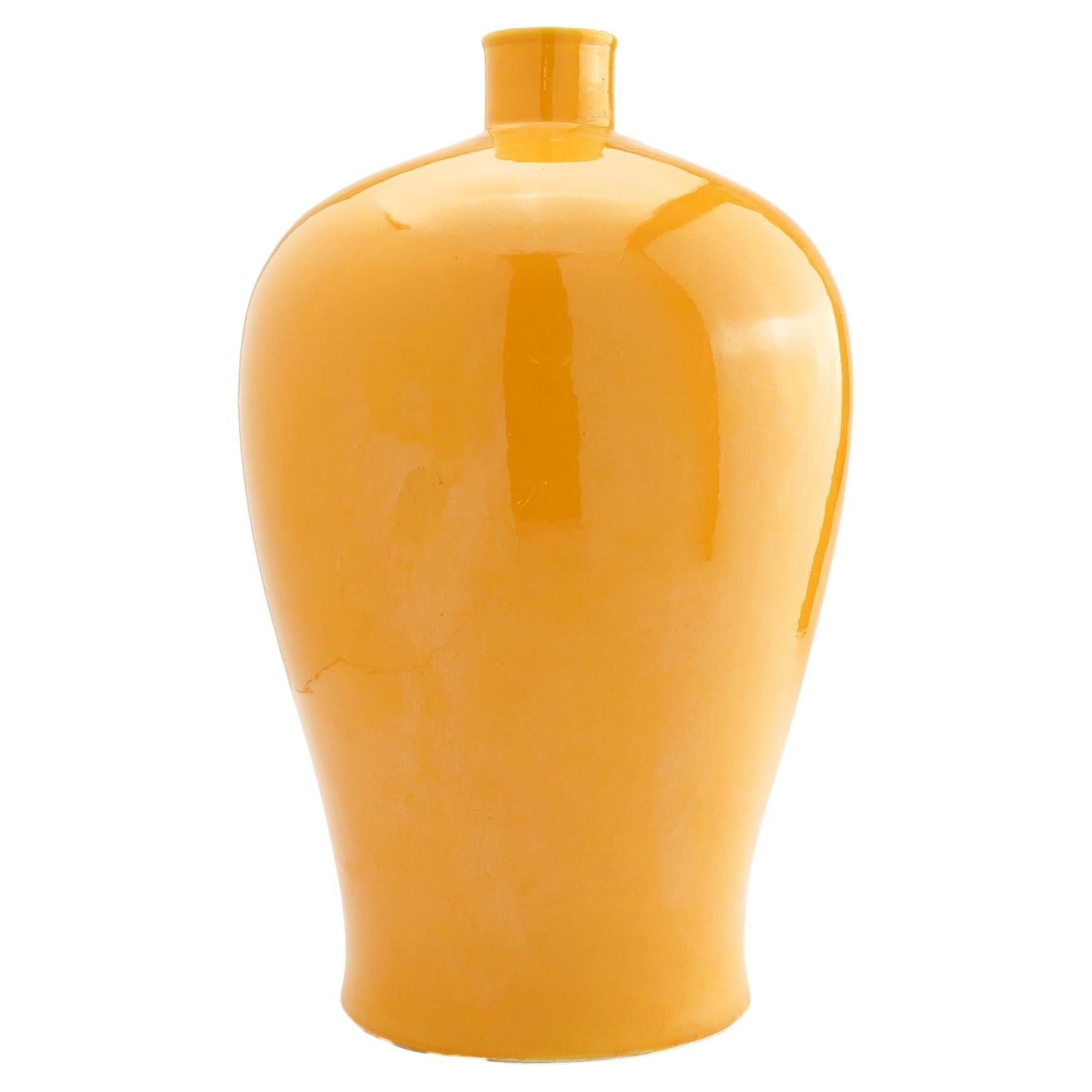 Chinese mei-ping form porcelain vase in Imperial yellow, c. 1912-1949 For Sale