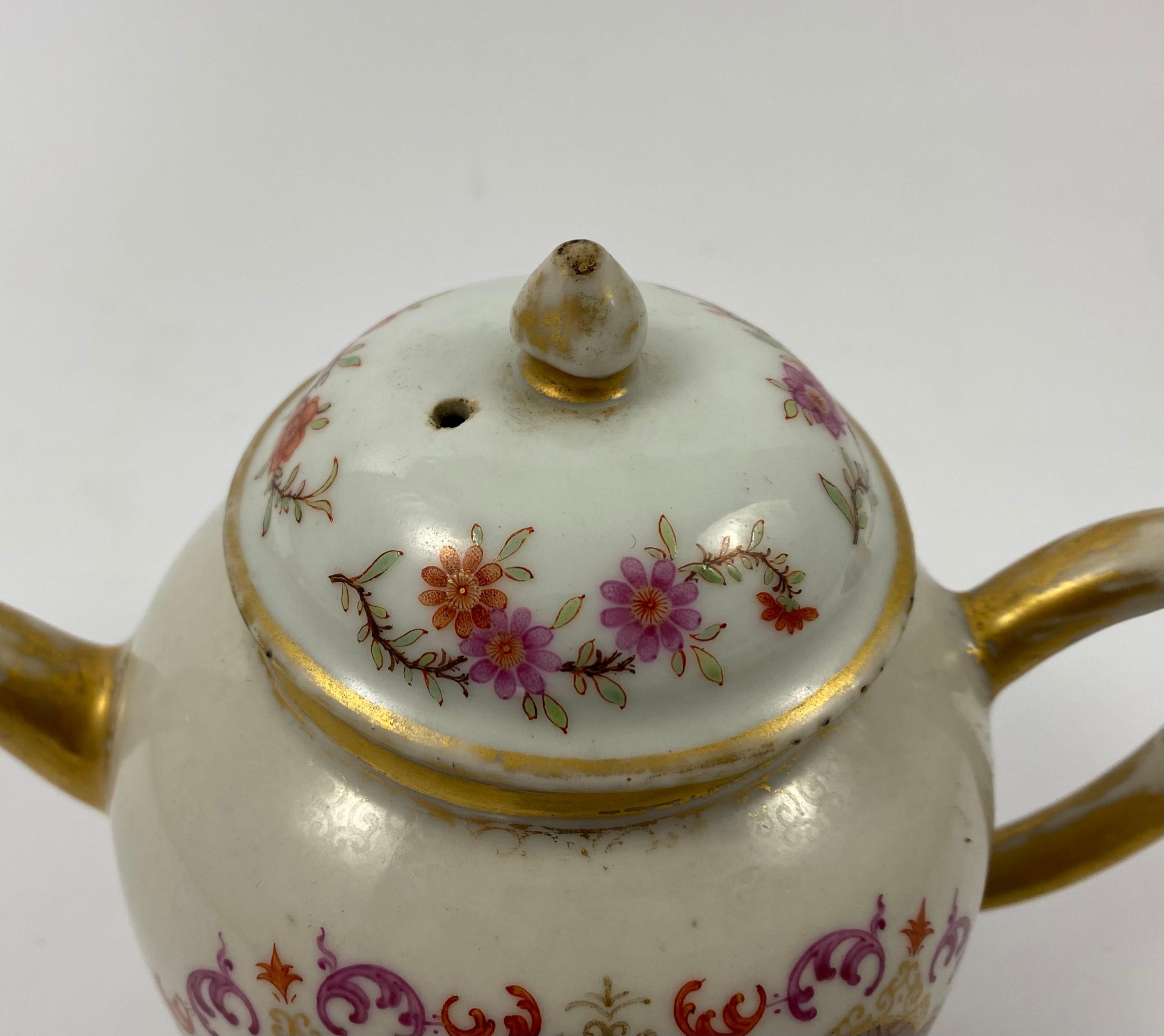 Chinese ‘Meissen’ Porcelain Teapot, c. 1760, Qianlong Period In Good Condition In Gargrave, North Yorkshire