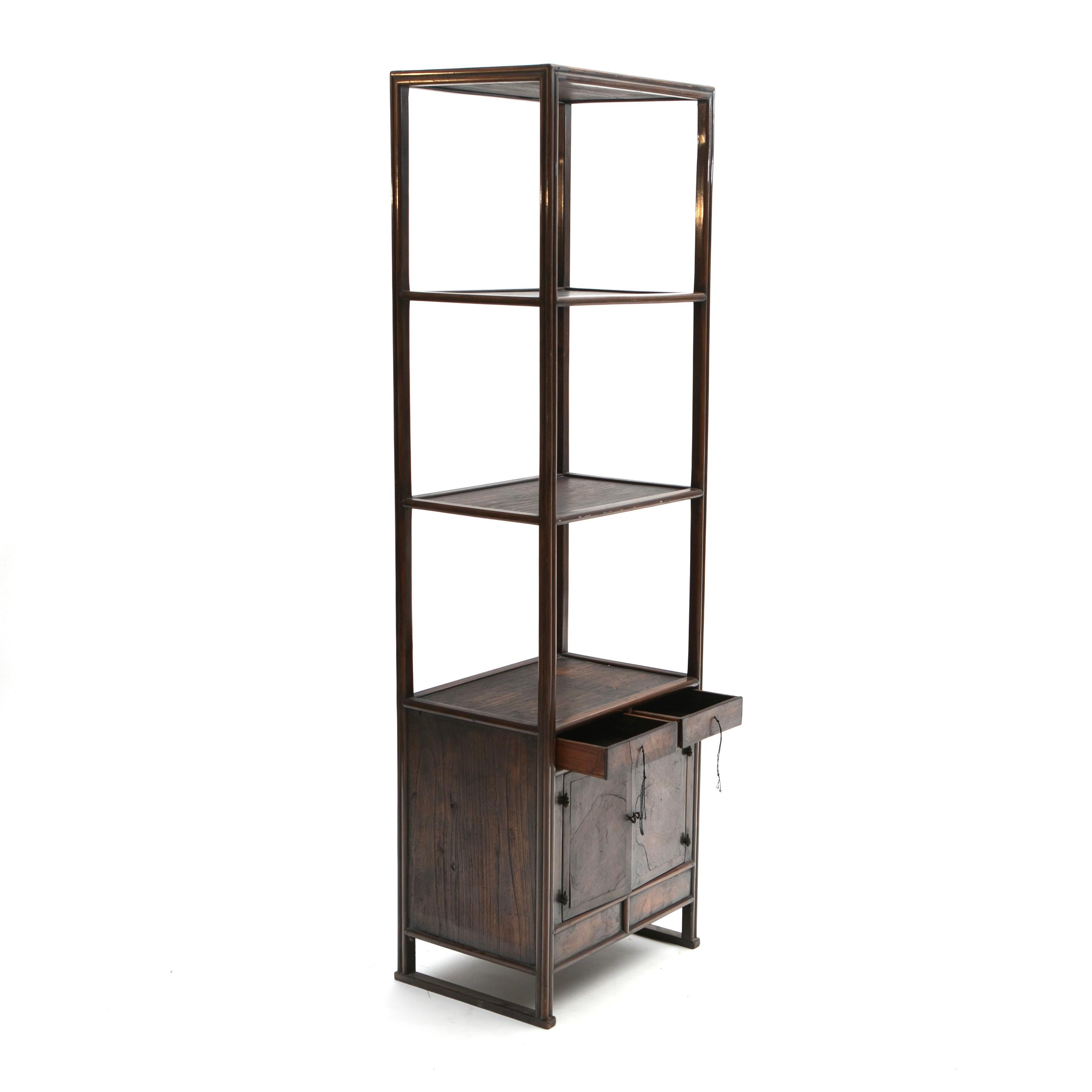 Chinese Mid 19th Century Étagère Cabinet In Good Condition For Sale In Kastrup, DK