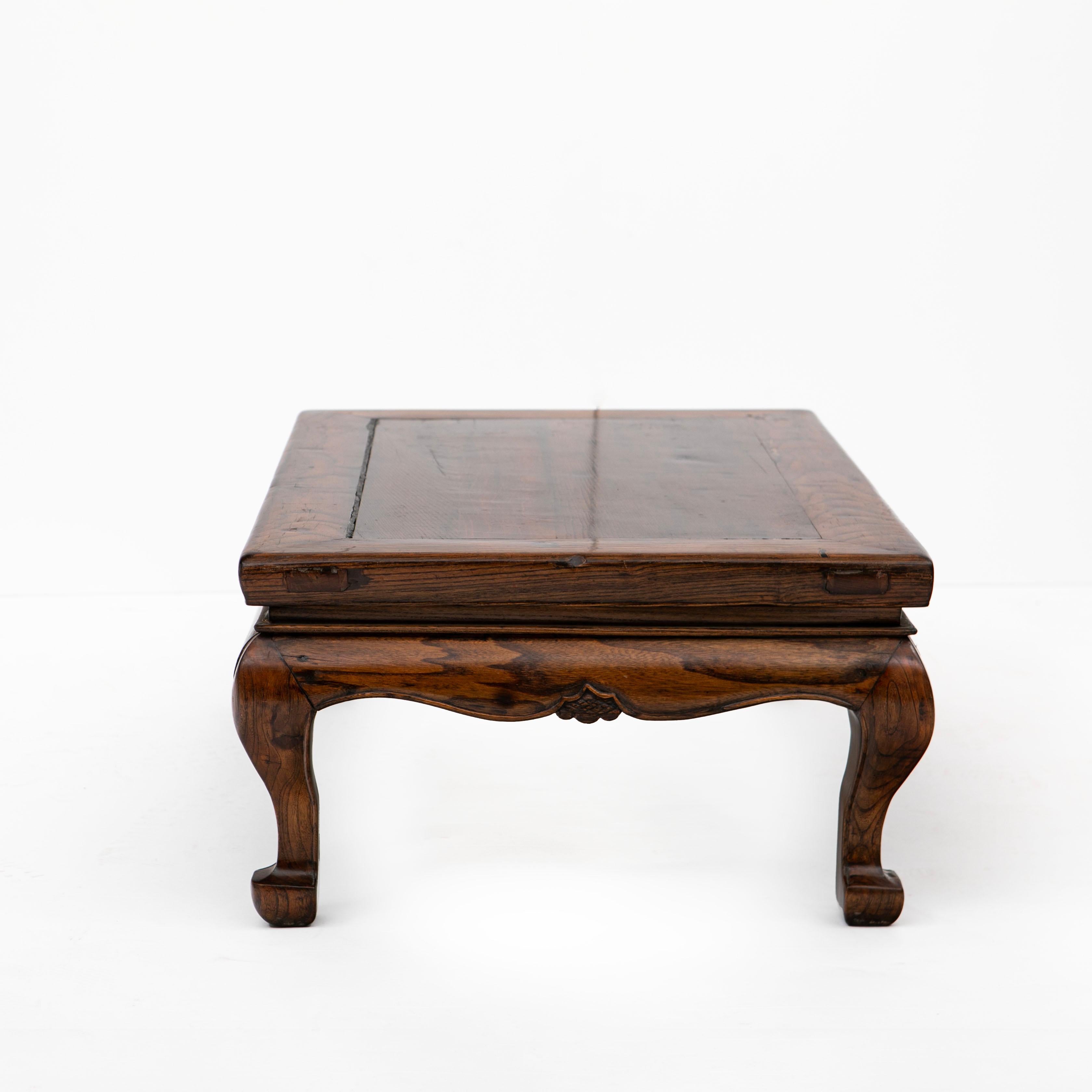 Table basse / Kang chinoise du milieu du 19ème siècle de la Dynastie Qing Bon état - En vente à Kastrup, DK